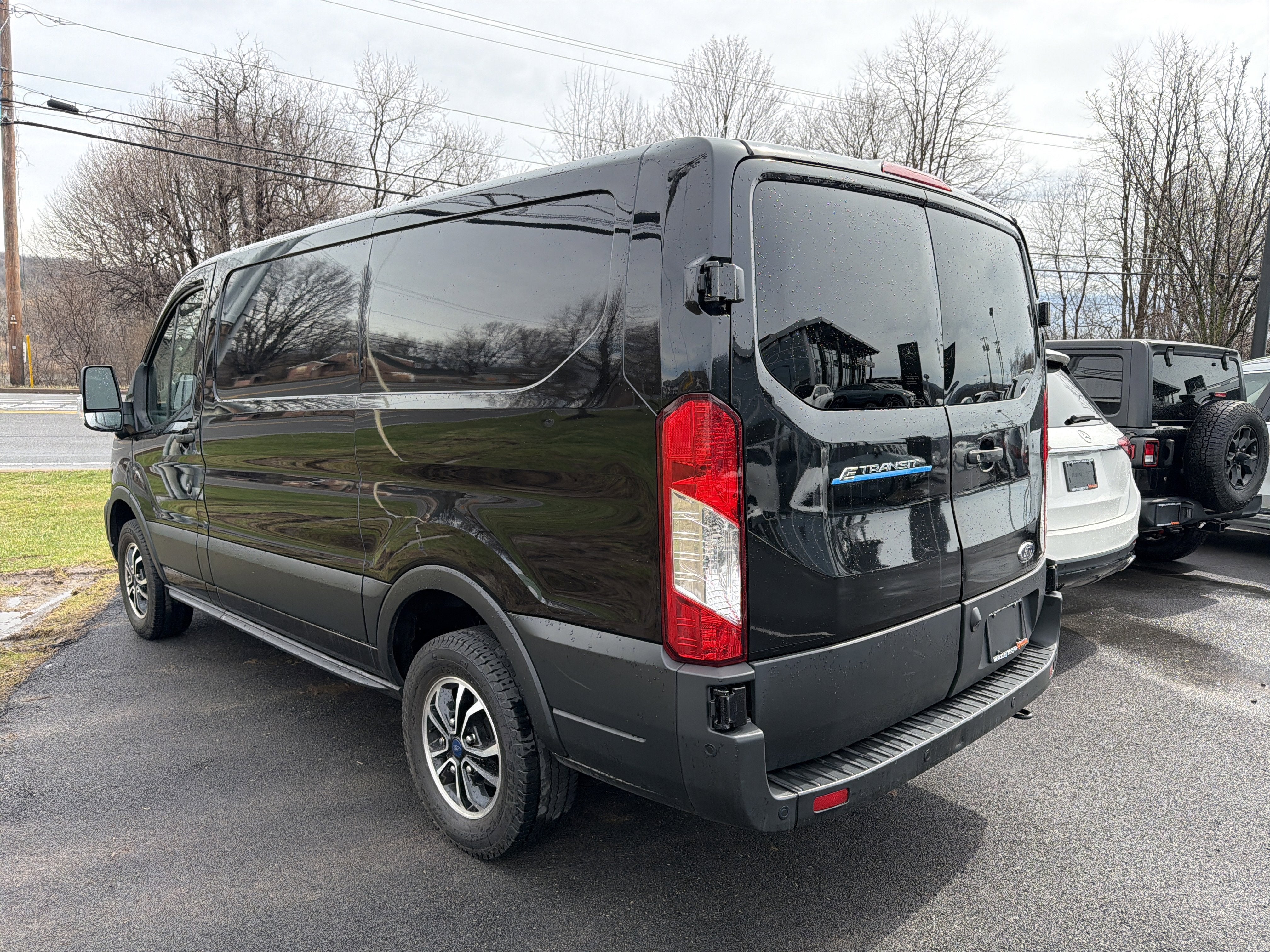 2023 Ford E-Transit Cargo Van T-350 130" Low Rf 9500 GVWR RWD
