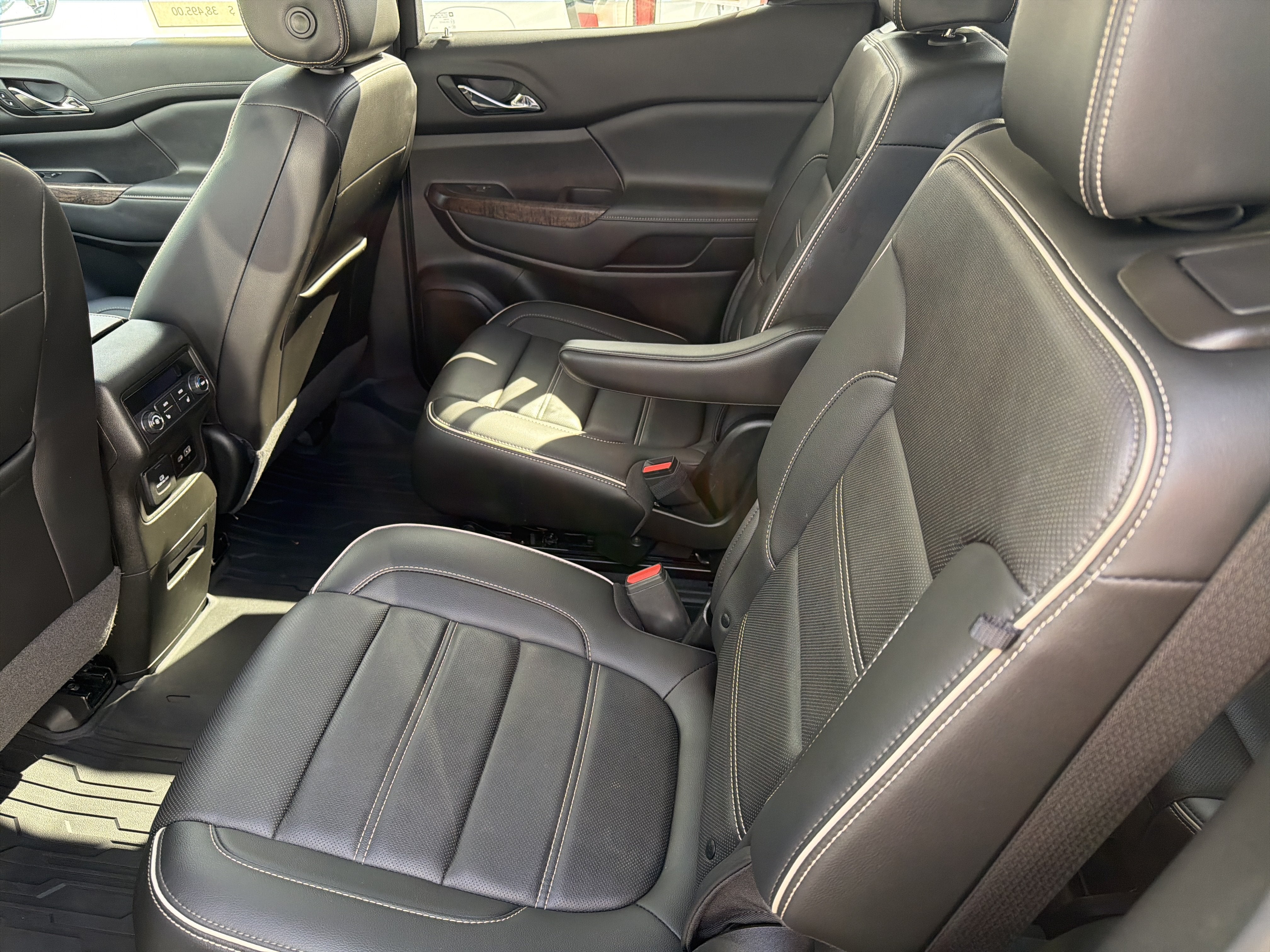 2023 GMC Acadia AWD 4dr Denali