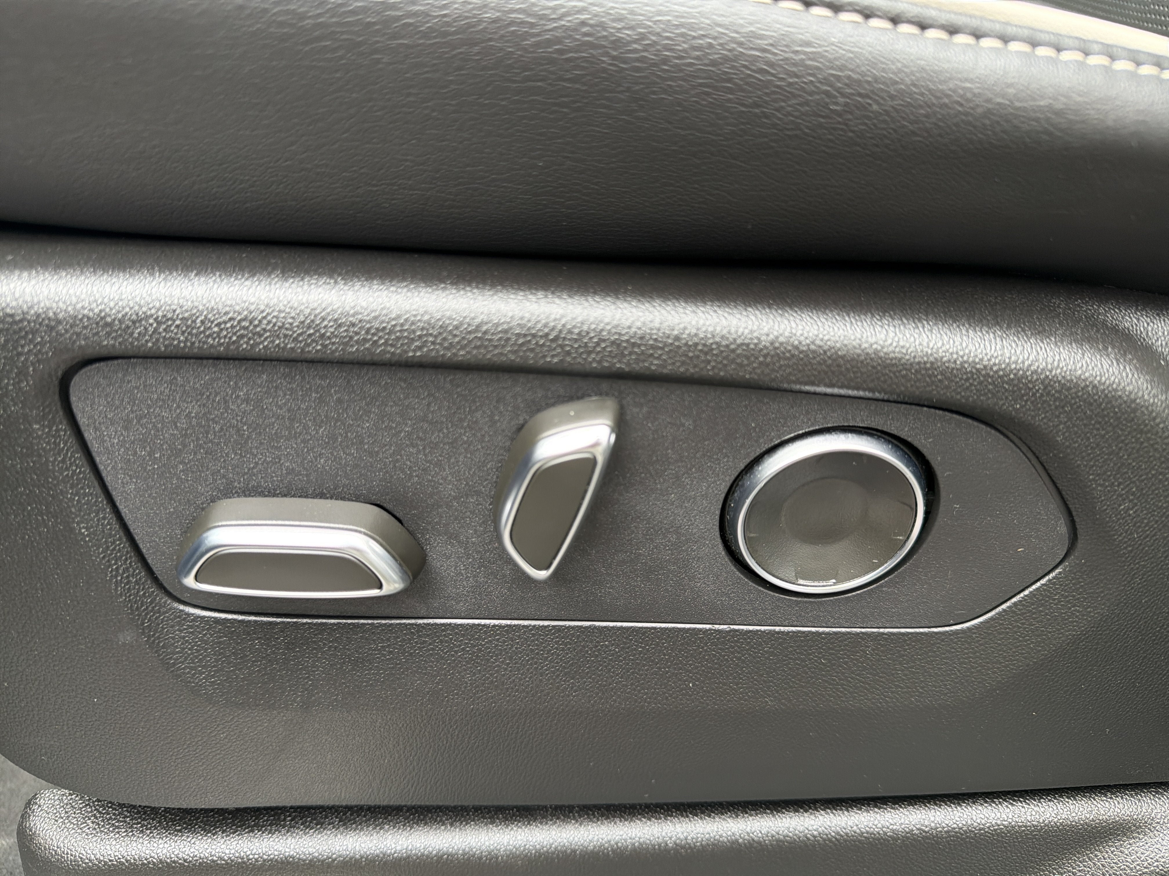 2024 Cadillac Escalade 4WD 4dr Premium Luxury