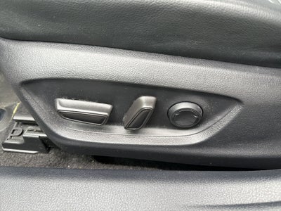 2023 Toyota Camry SE Auto AWD