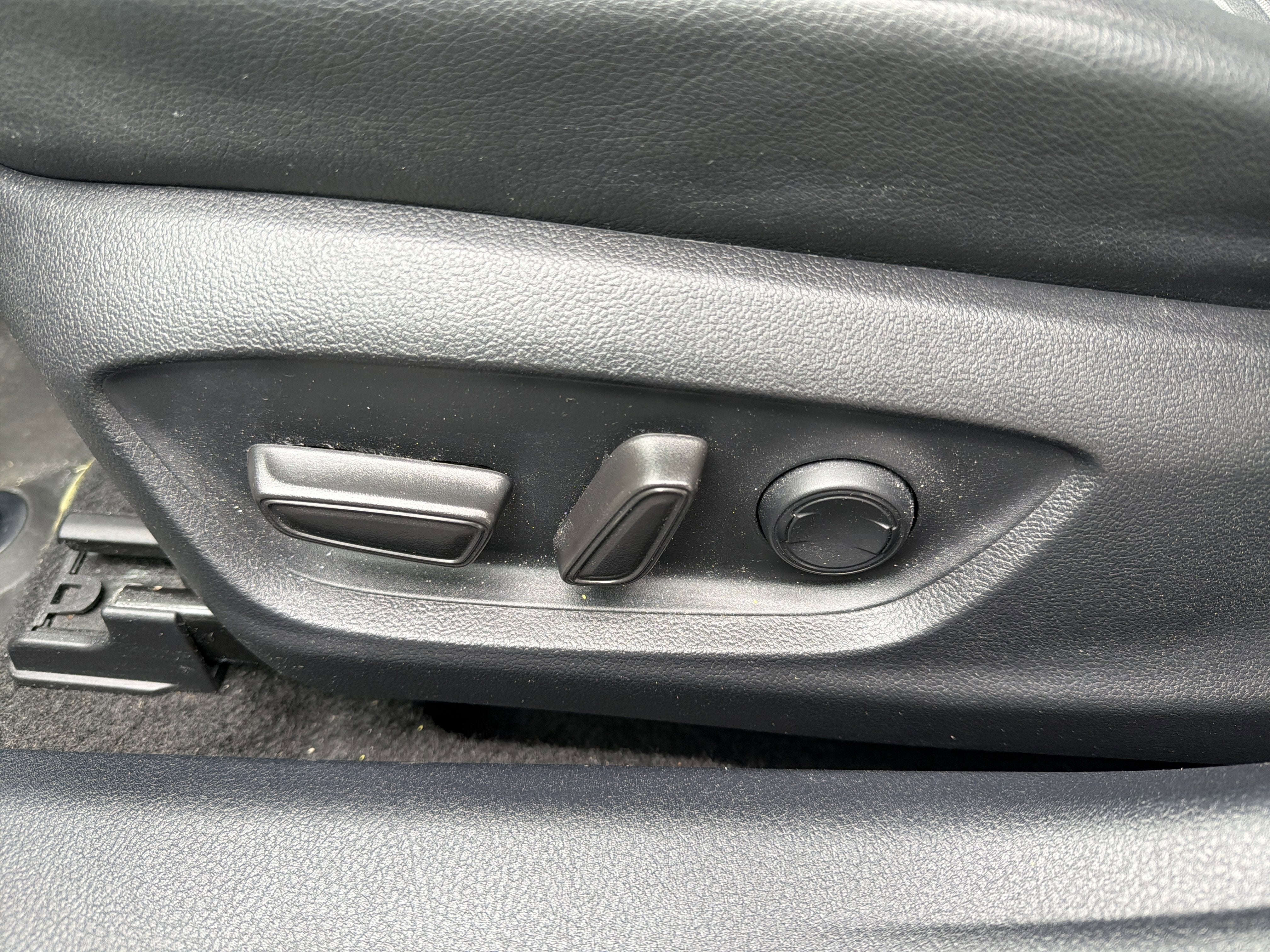 2023 Toyota Camry SE Auto AWD