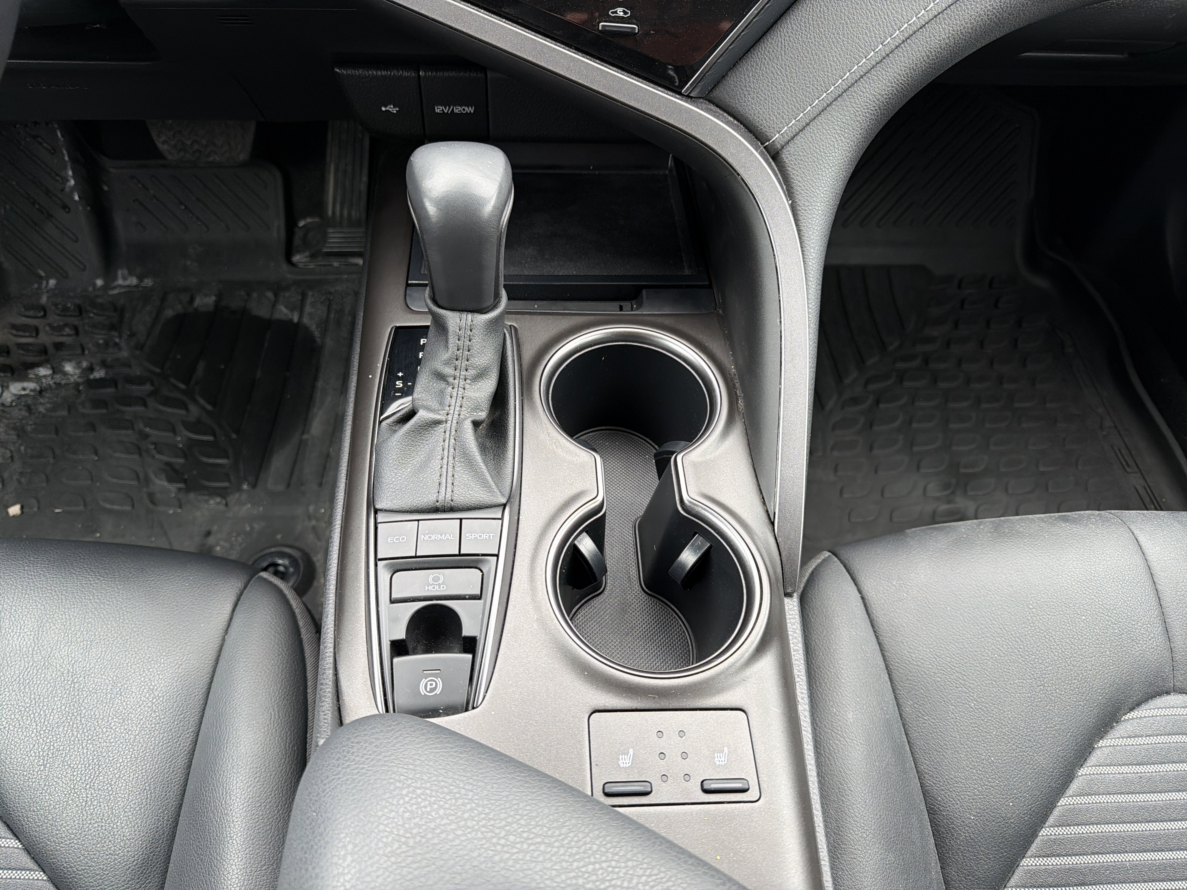 2023 Toyota Camry SE Auto AWD