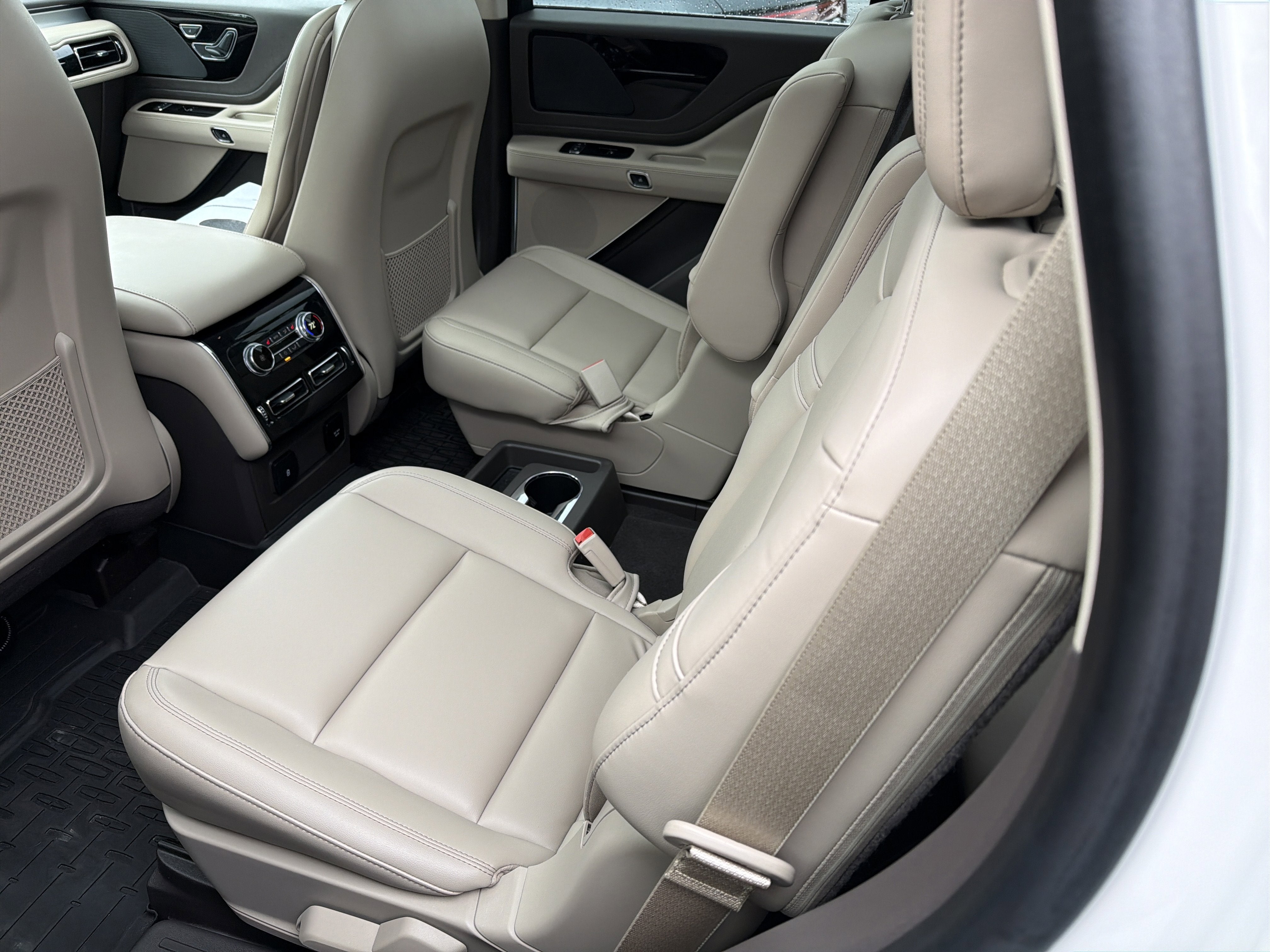 2023 Lincoln Aviator Standard AWD