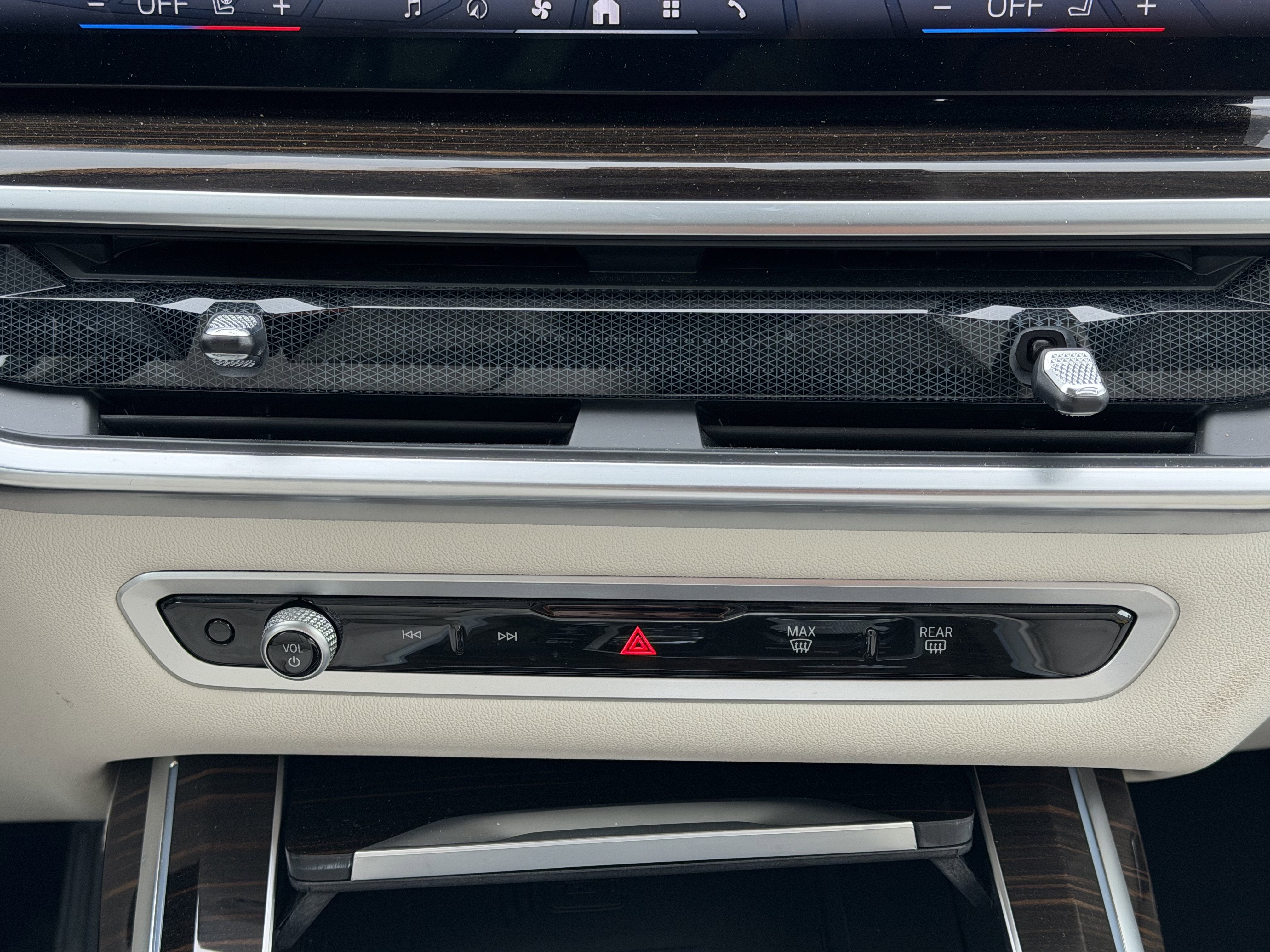 2024 BMW X7 xDrive40i Sports Activity Vehicle