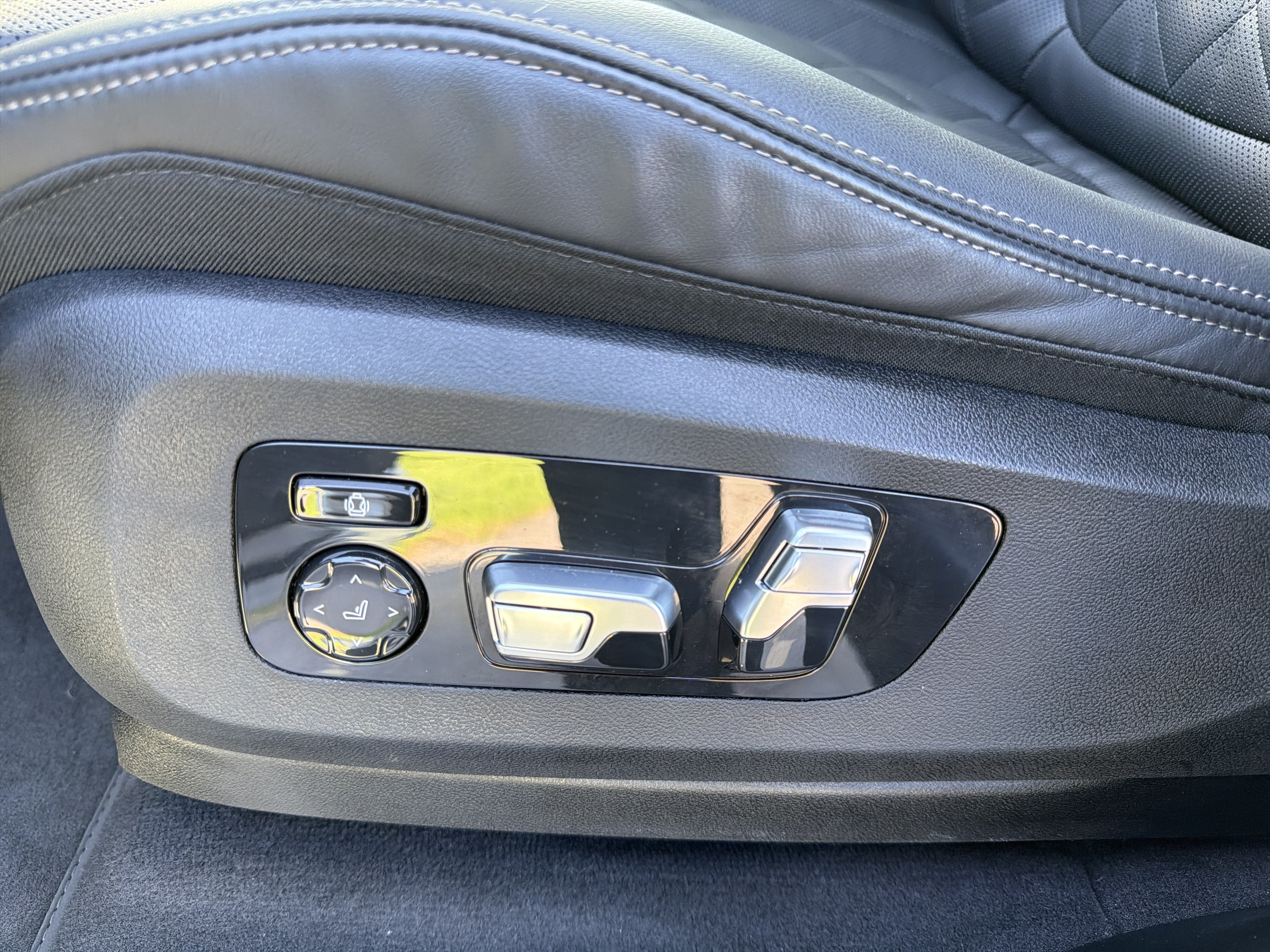 2026 BMW X7 xDrive40i Sports Activity Vehicle