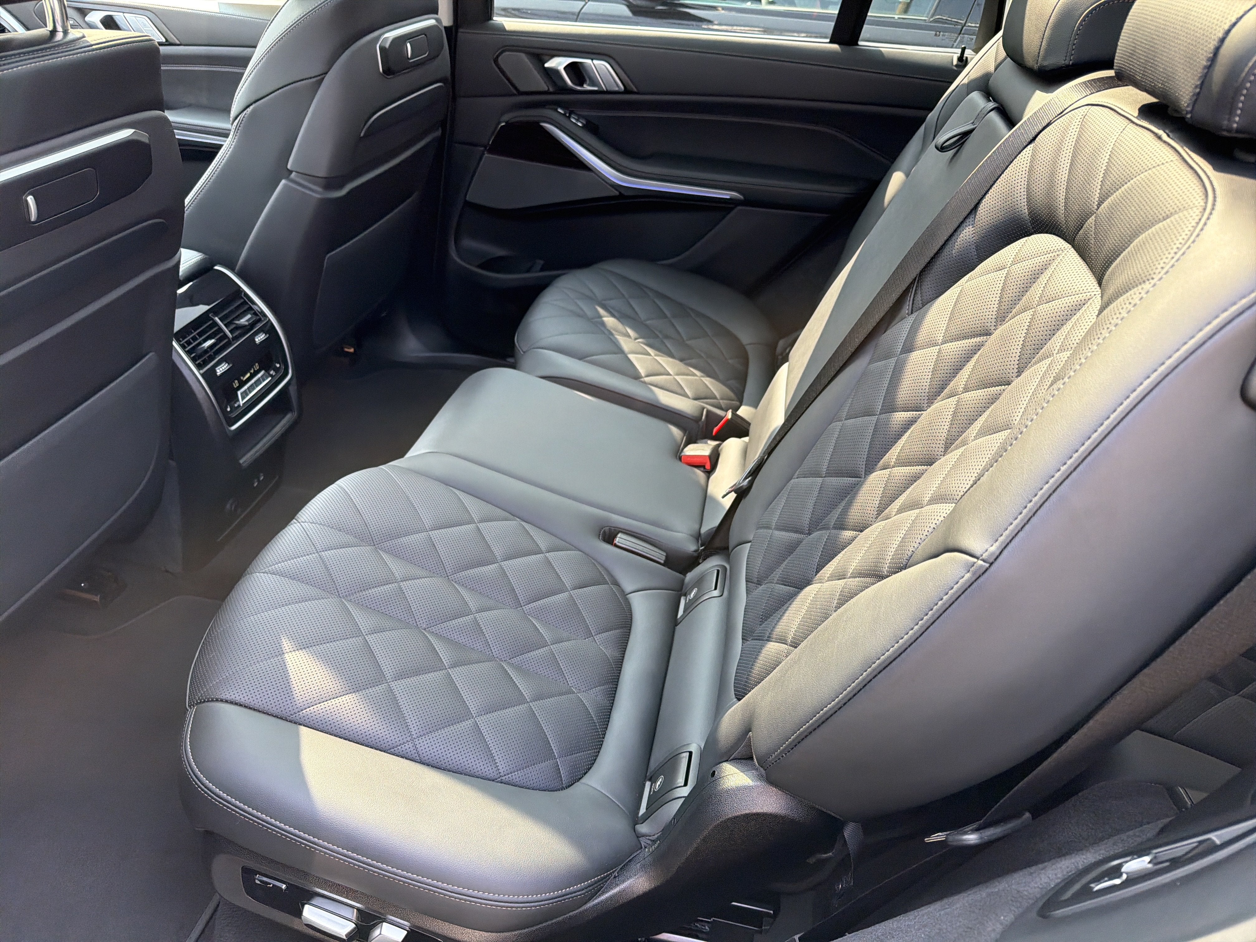 2026 BMW X7 xDrive40i Sports Activity Vehicle