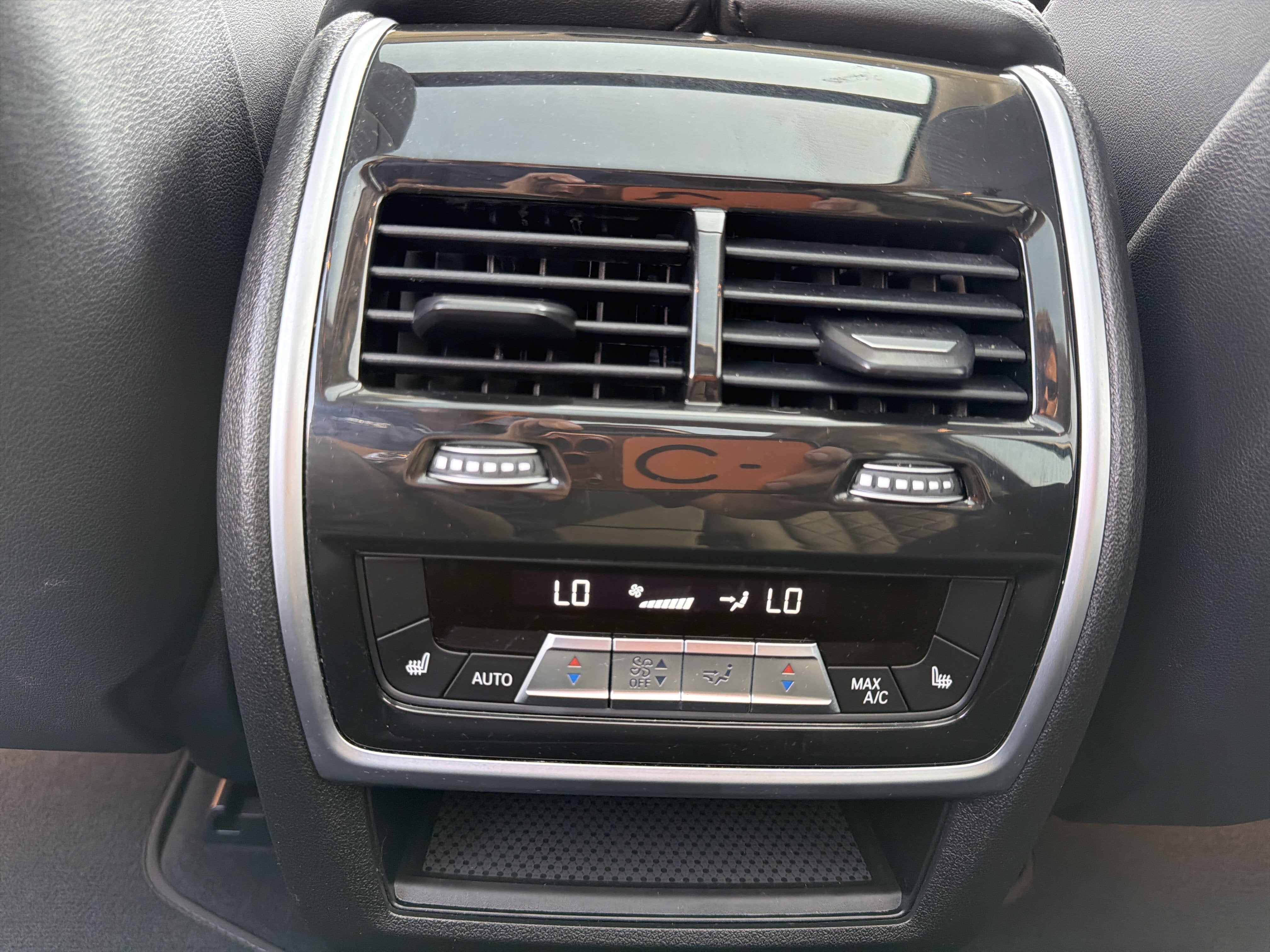 2026 BMW X7 xDrive40i Sports Activity Vehicle