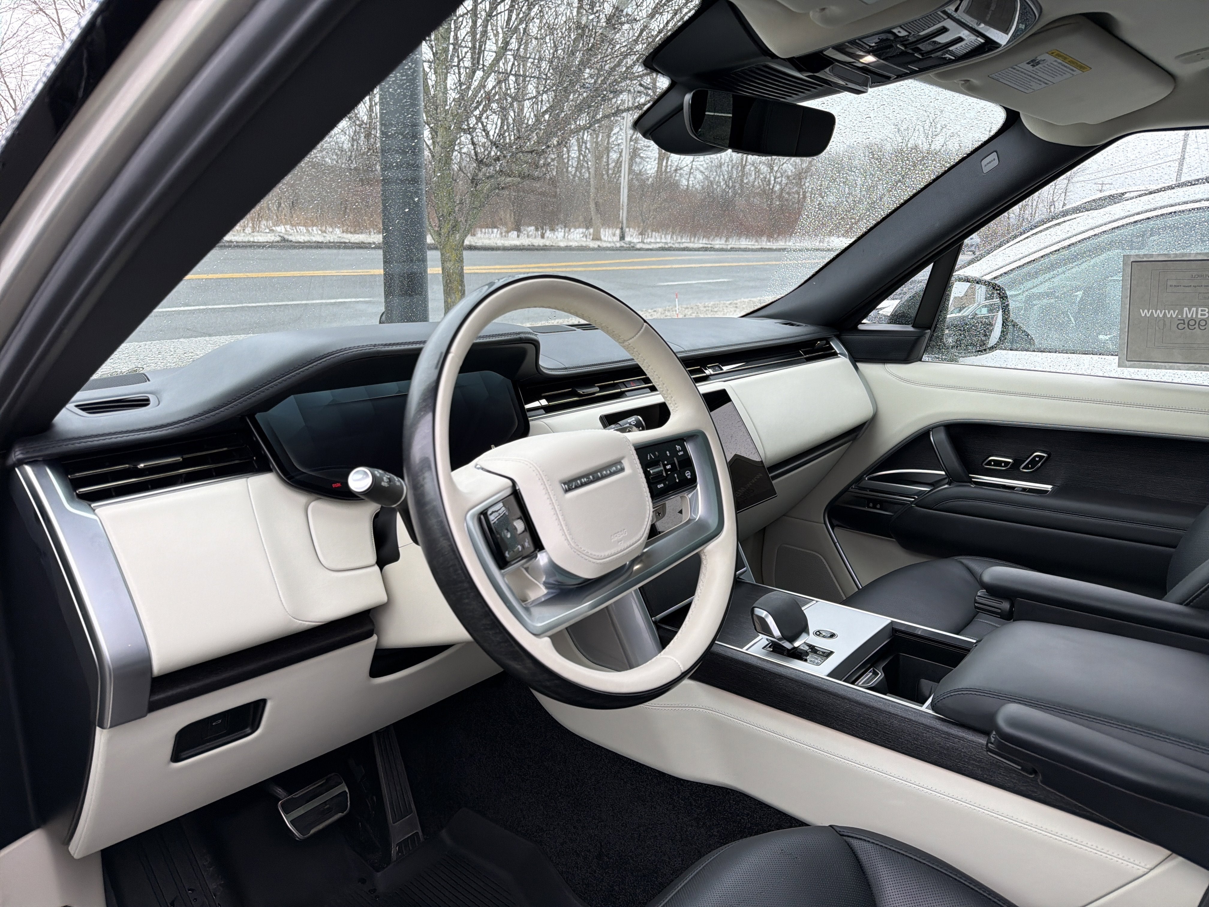 2024 Land Rover Range Rover P400 SE LWB 7 Seat