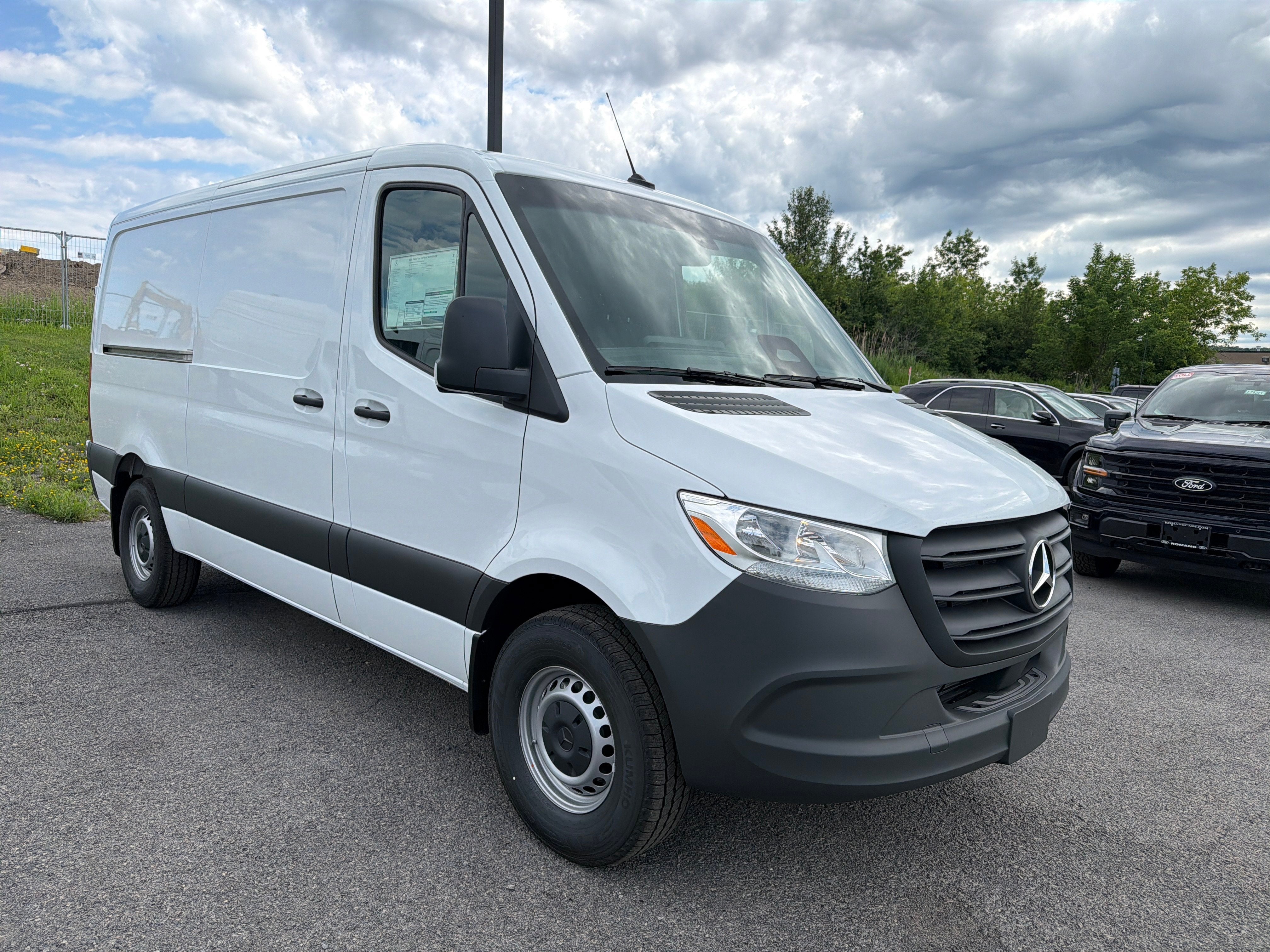 2026 Mercedes-Benz Sprinter Cargo Van 2500 Standard Roof I4 Diesel 144 Worker RWD
