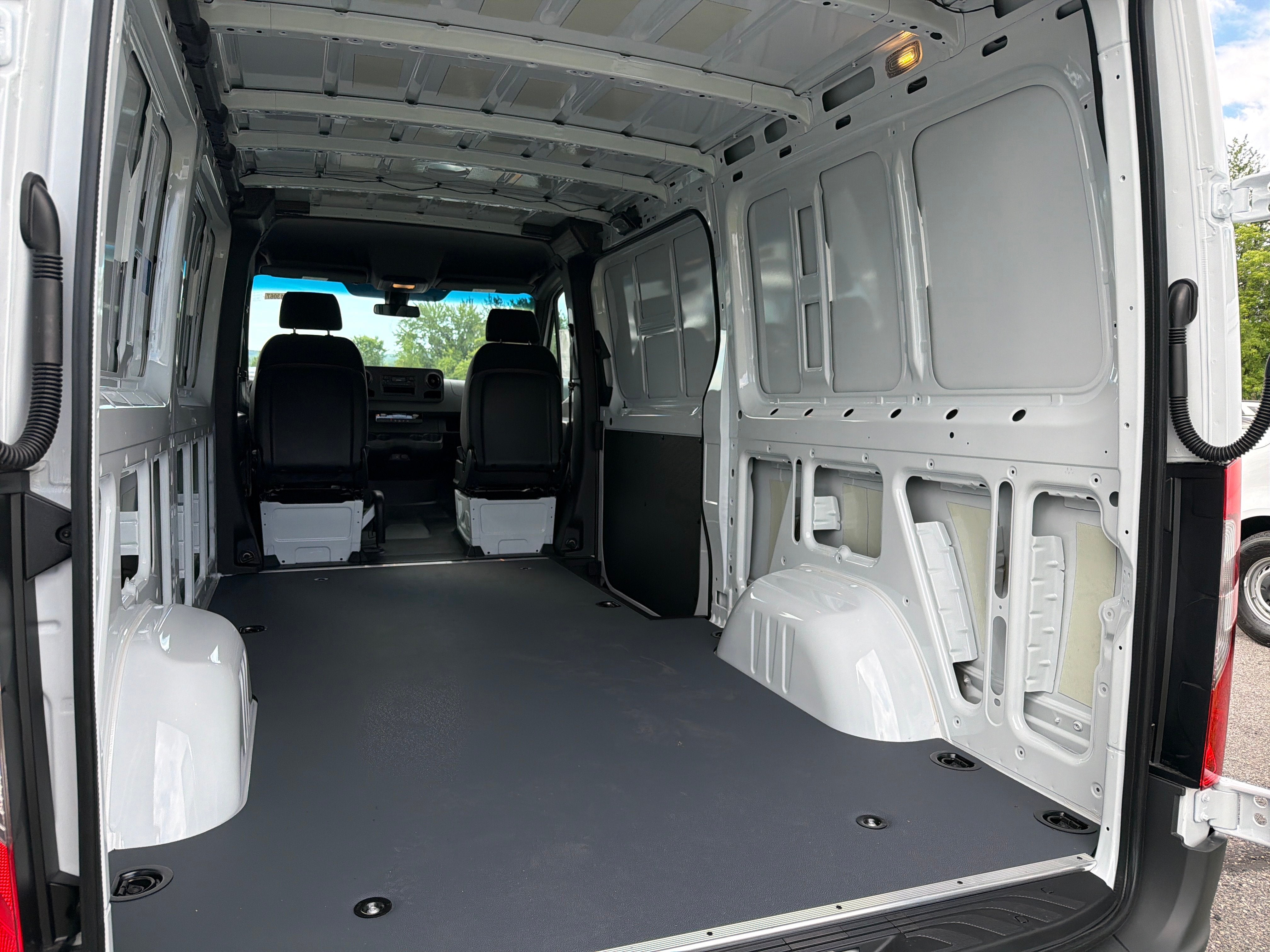 2026 Mercedes-Benz Sprinter Cargo Van 2500 Standard Roof I4 Diesel 144 Worker RWD