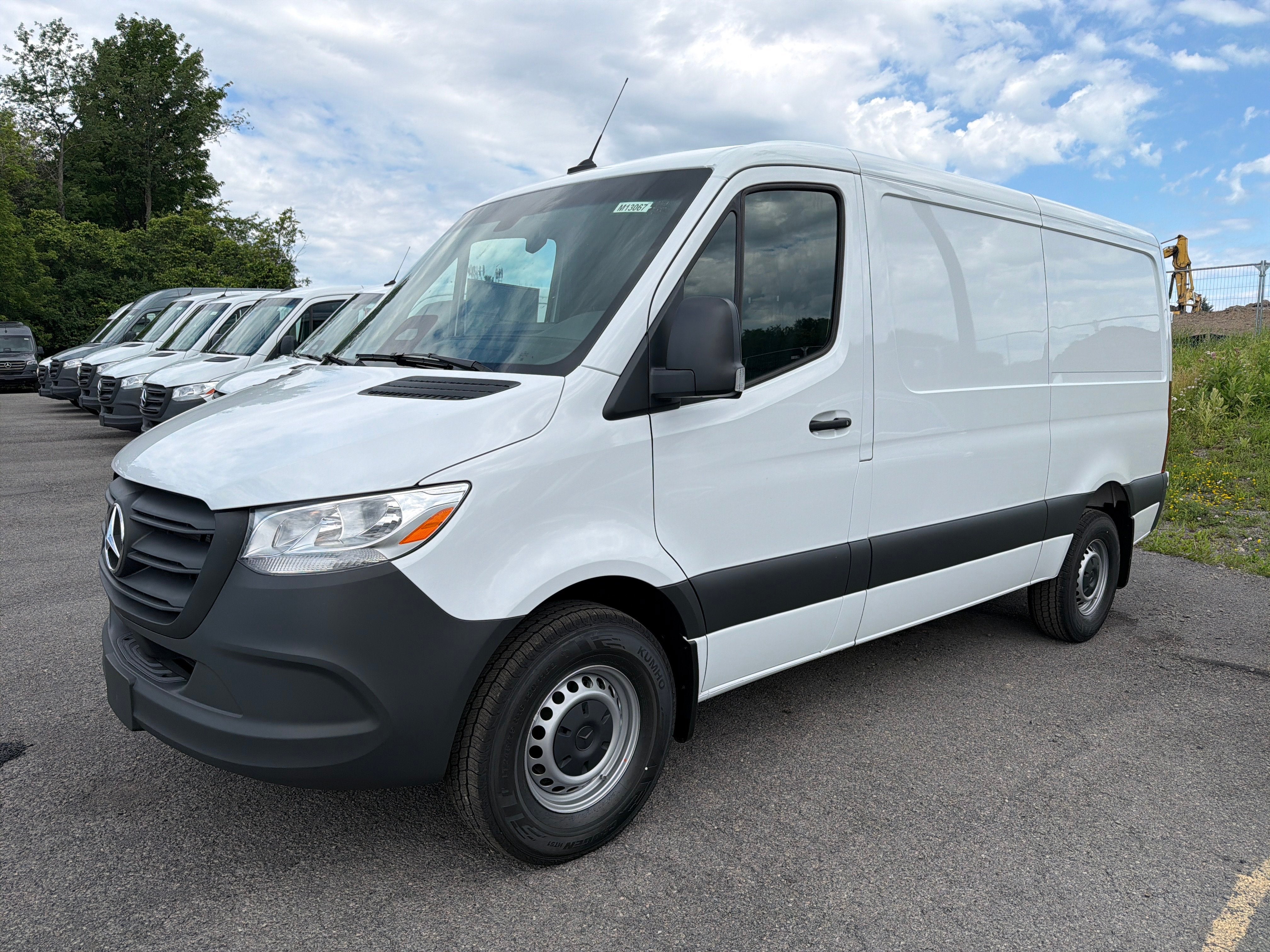 2026 Mercedes-Benz Sprinter Cargo Van 2500 Standard Roof I4 Diesel 144 Worker RWD