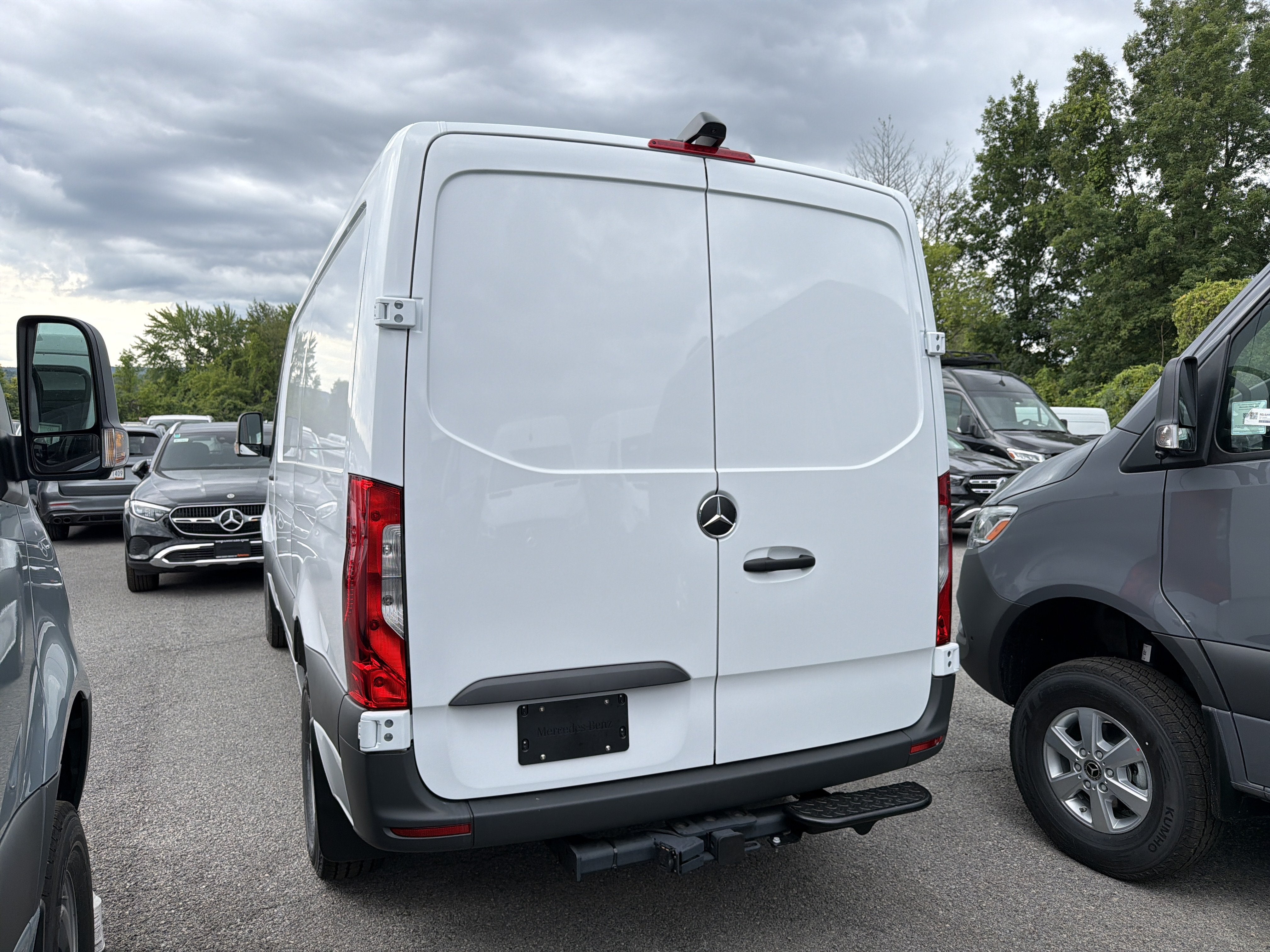 2026 Mercedes-Benz Sprinter Cargo Van 2500 Standard Roof I4 Diesel 144 Worker RWD