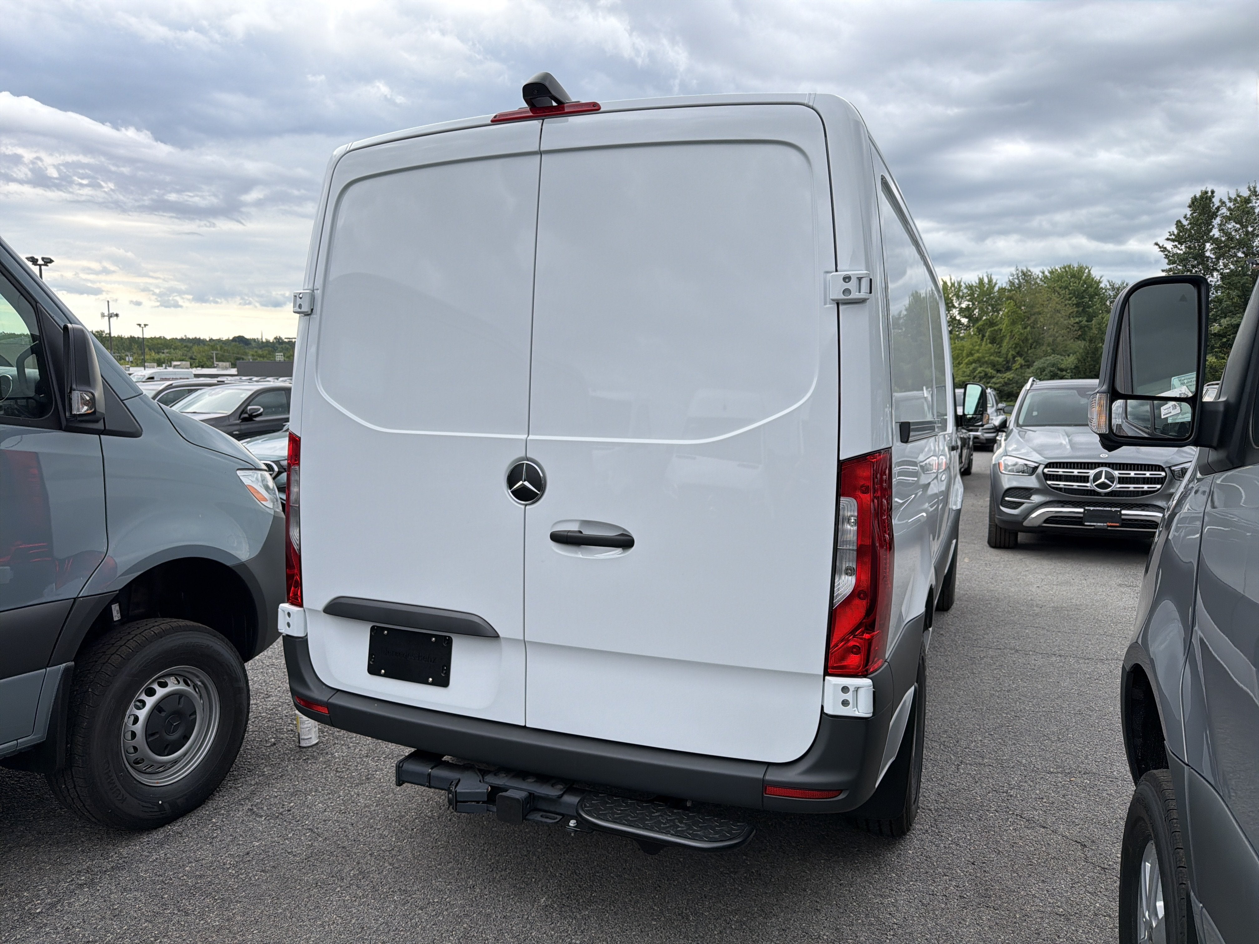2026 Mercedes-Benz Sprinter Cargo Van 2500 Standard Roof I4 Diesel 144 Worker RWD