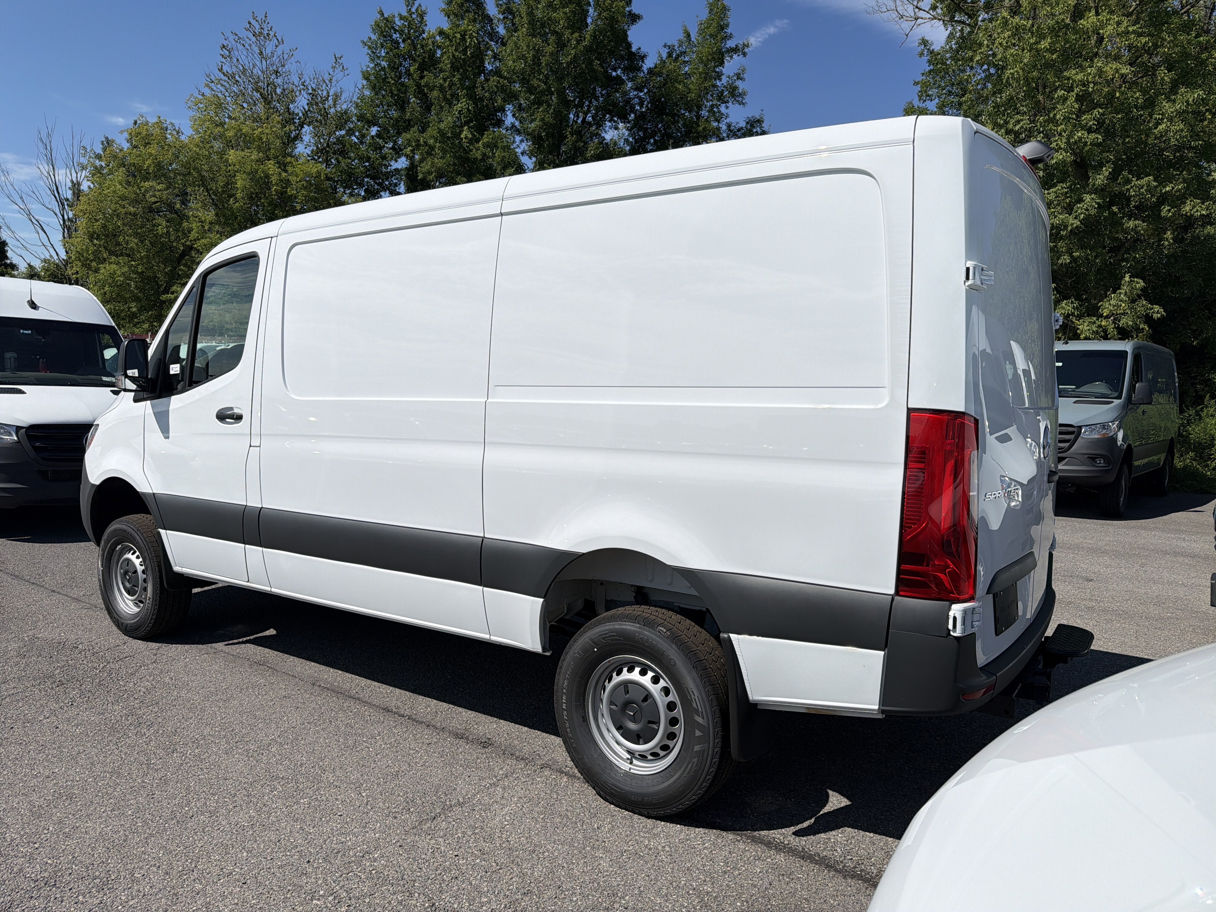 2026 Mercedes-Benz Sprinter Cargo Van 2500 Standard Roof I4 Diesel HO 144 AWD