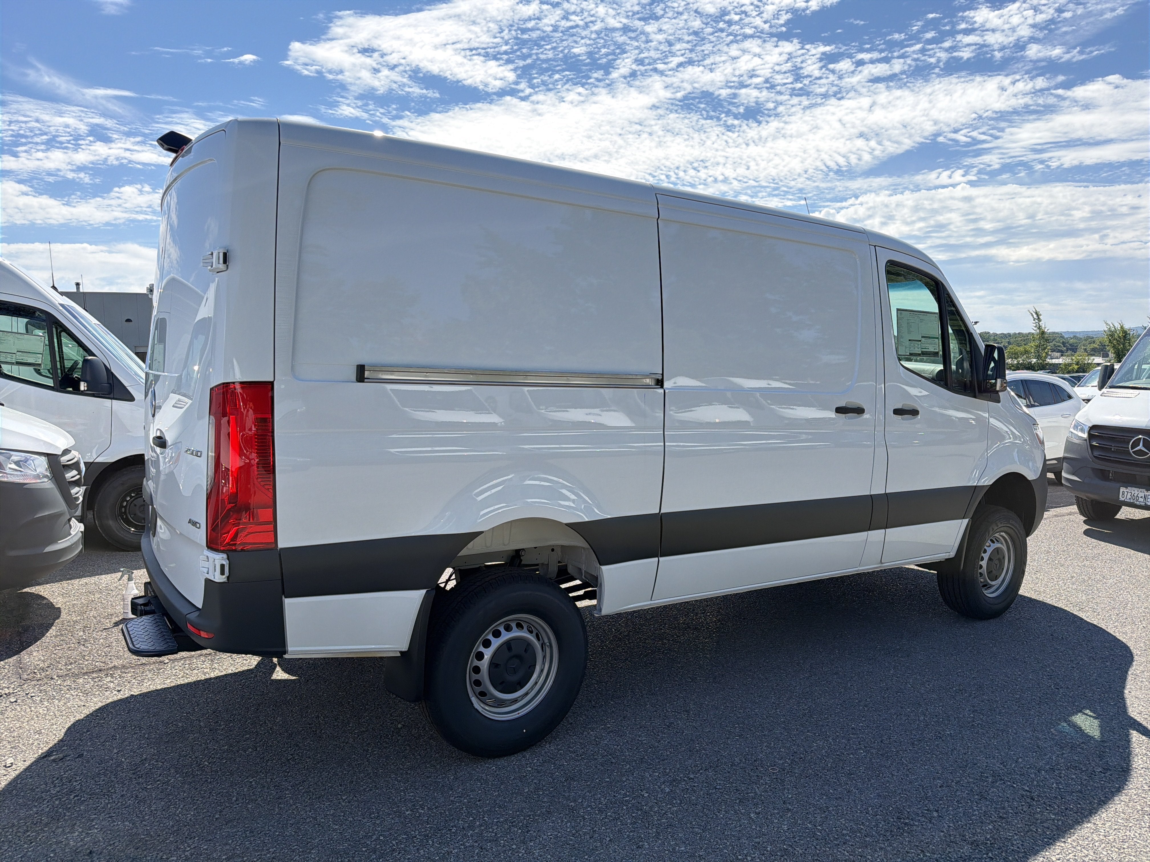 2026 Mercedes-Benz Sprinter Cargo Van 2500 Standard Roof I4 Diesel HO 144 AWD