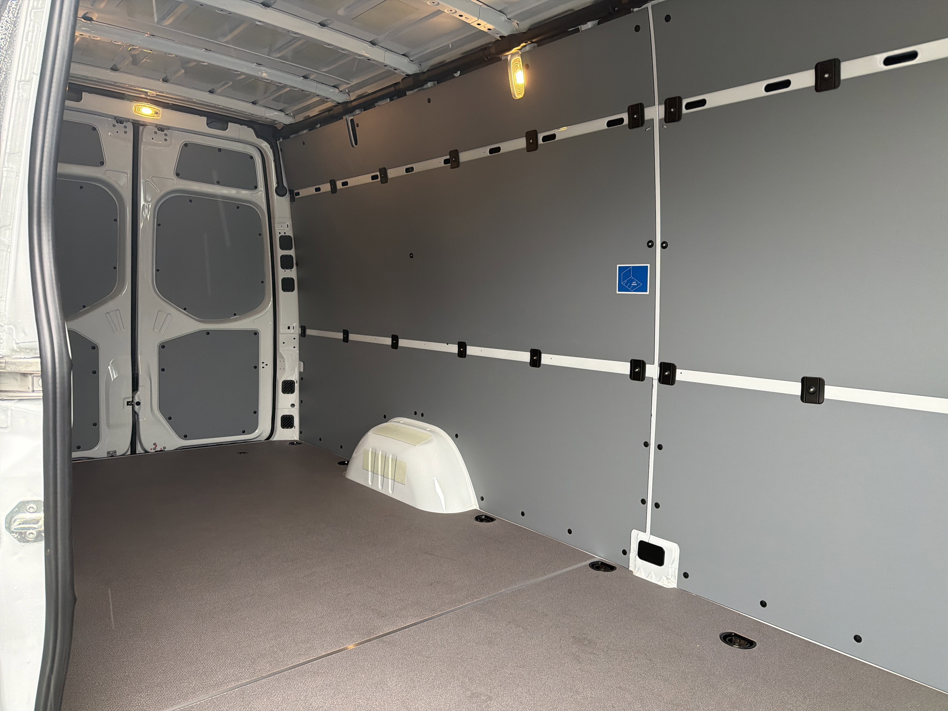 2026 Mercedes-Benz Sprinter Cargo Van 2500 High Roof I4 Diesel HO 170 RWD