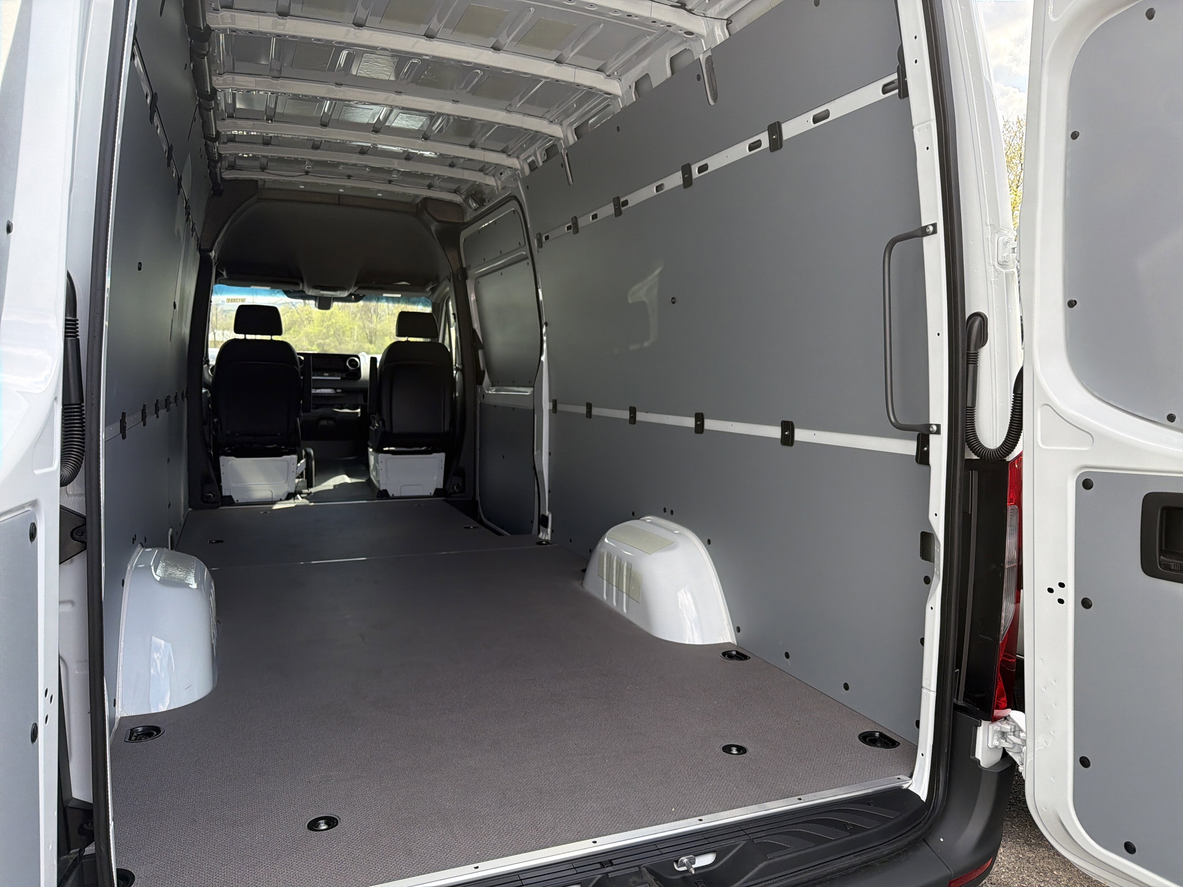 2026 Mercedes-Benz Sprinter Cargo Van 2500 High Roof I4 Diesel HO 170 RWD