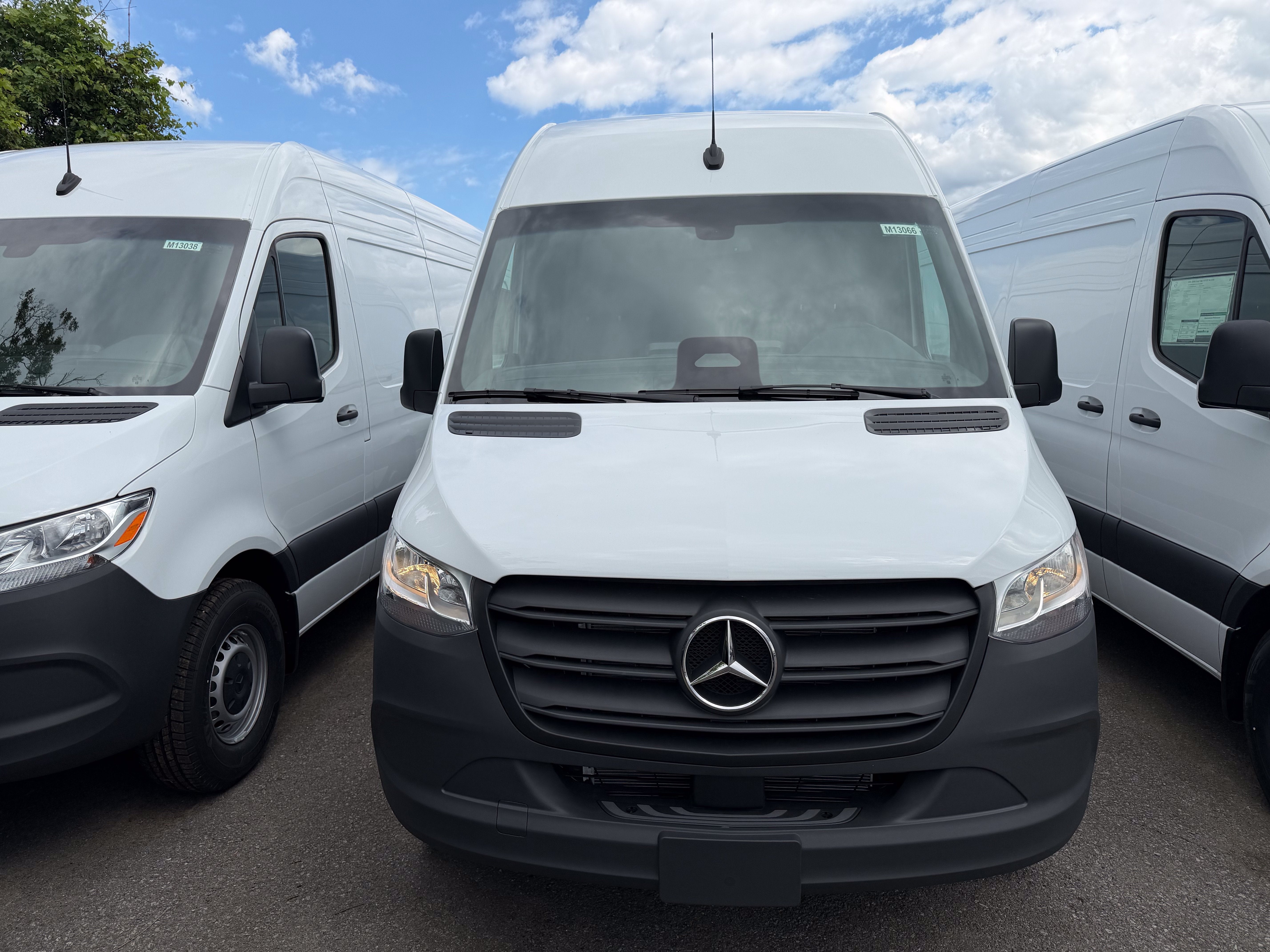2026 Mercedes-Benz Sprinter Cargo Van 2500 High Roof I4 Diesel HO 170 RWD