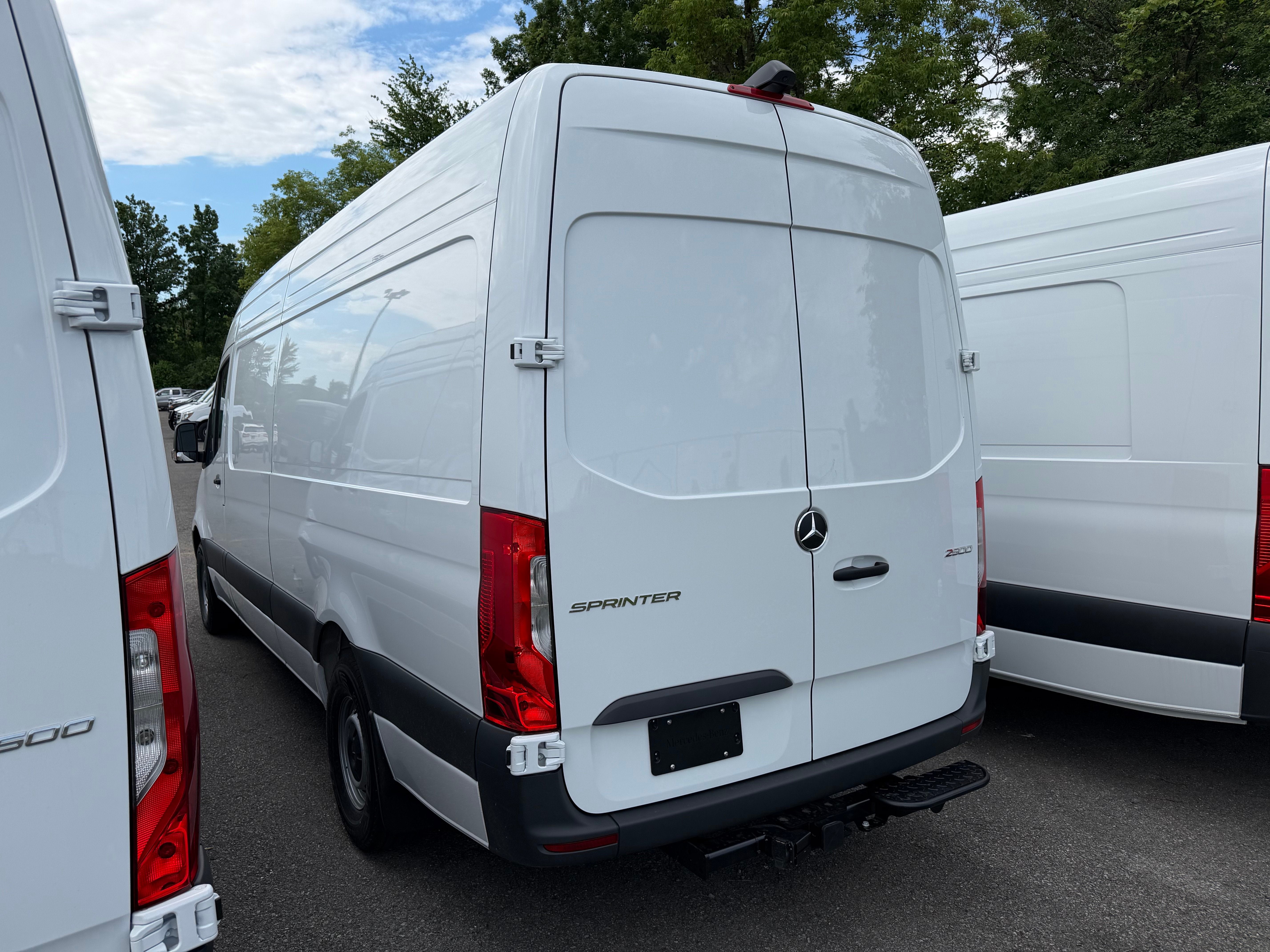 2026 Mercedes-Benz Sprinter Cargo Van 2500 High Roof I4 Diesel HO 170 RWD