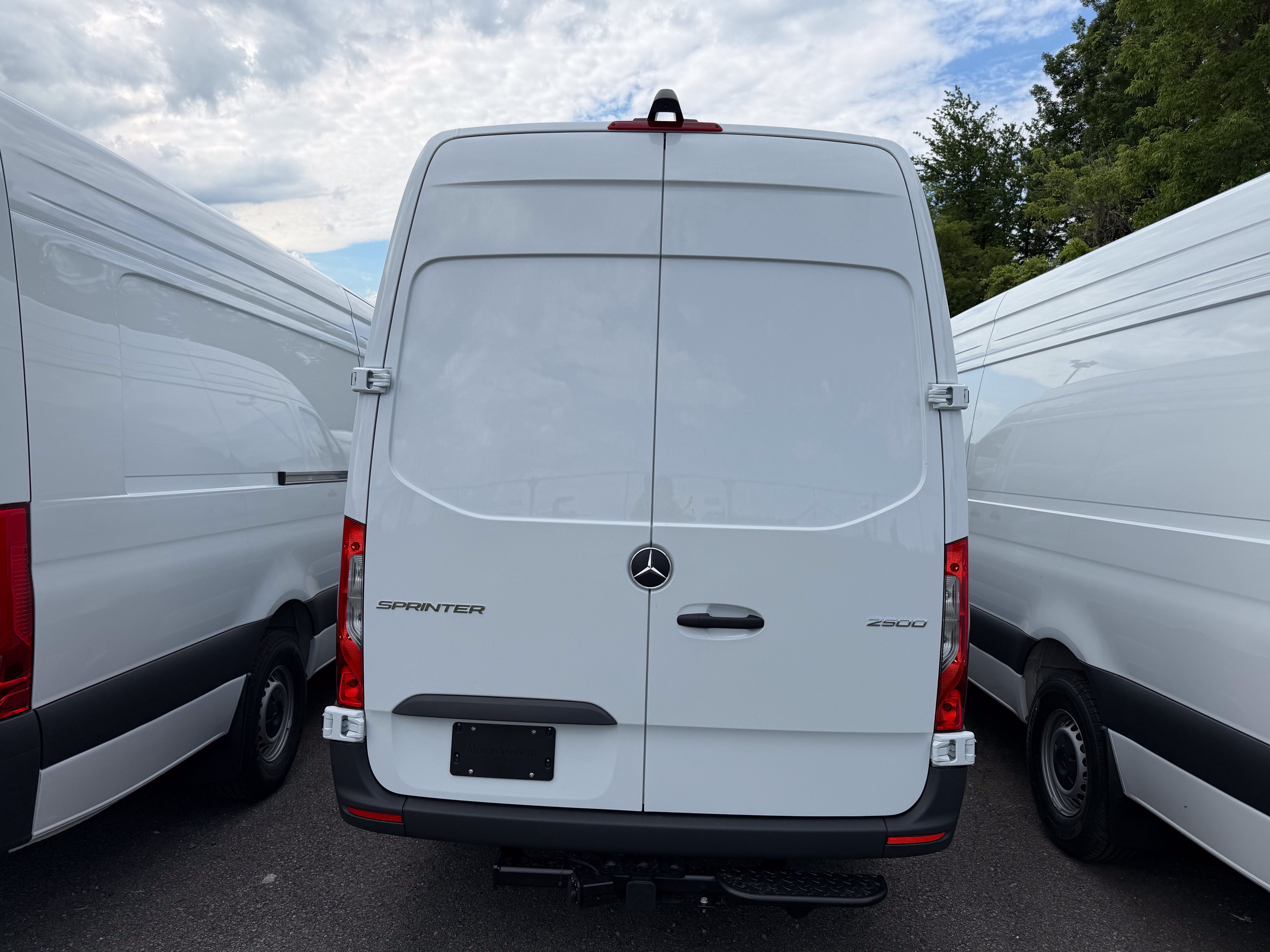 2026 Mercedes-Benz Sprinter Cargo Van 2500 High Roof I4 Diesel HO 170 RWD
