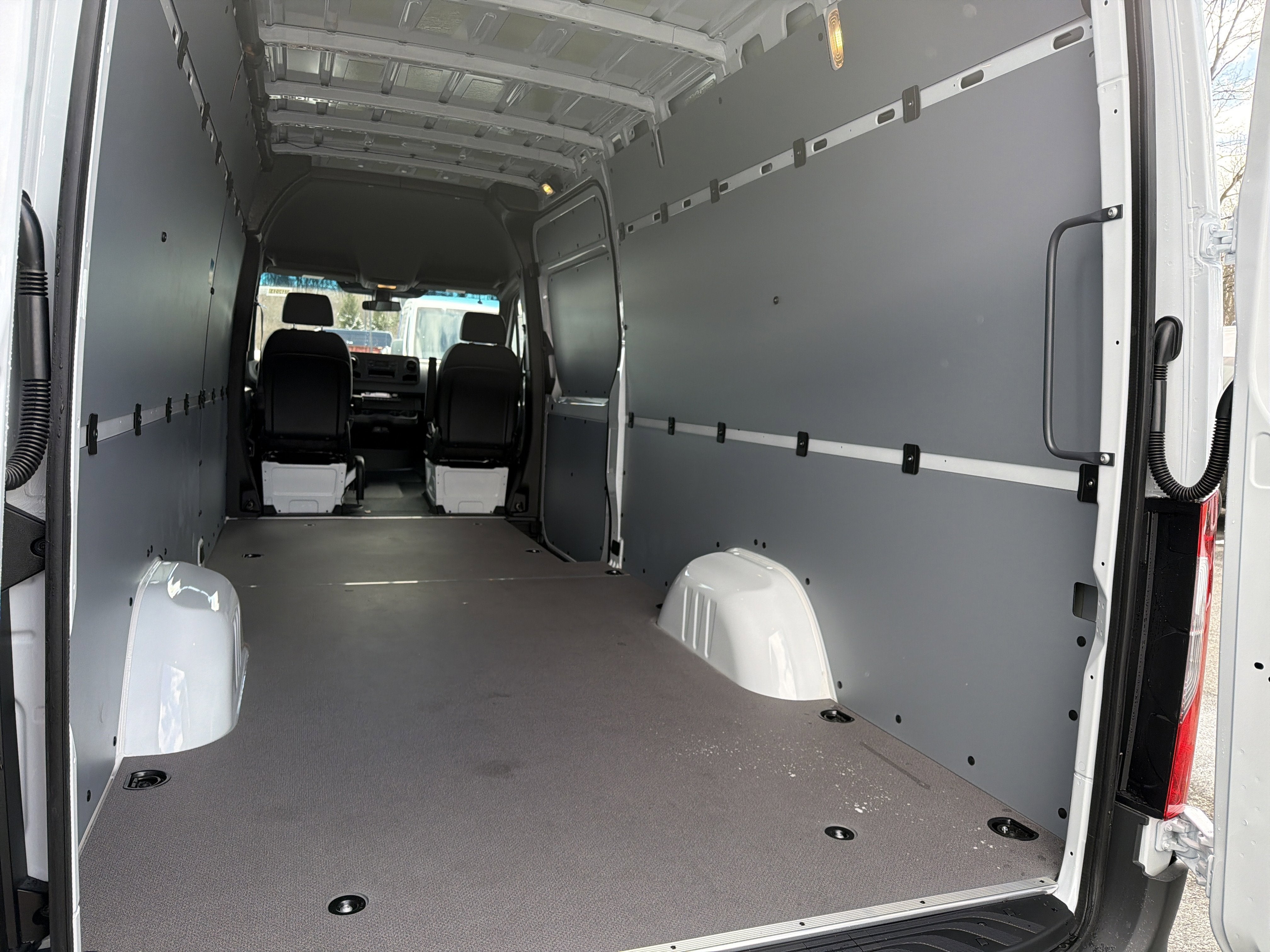 2026 Mercedes-Benz Sprinter Cargo Van 2500 High Roof I4 Diesel HO 170 RWD