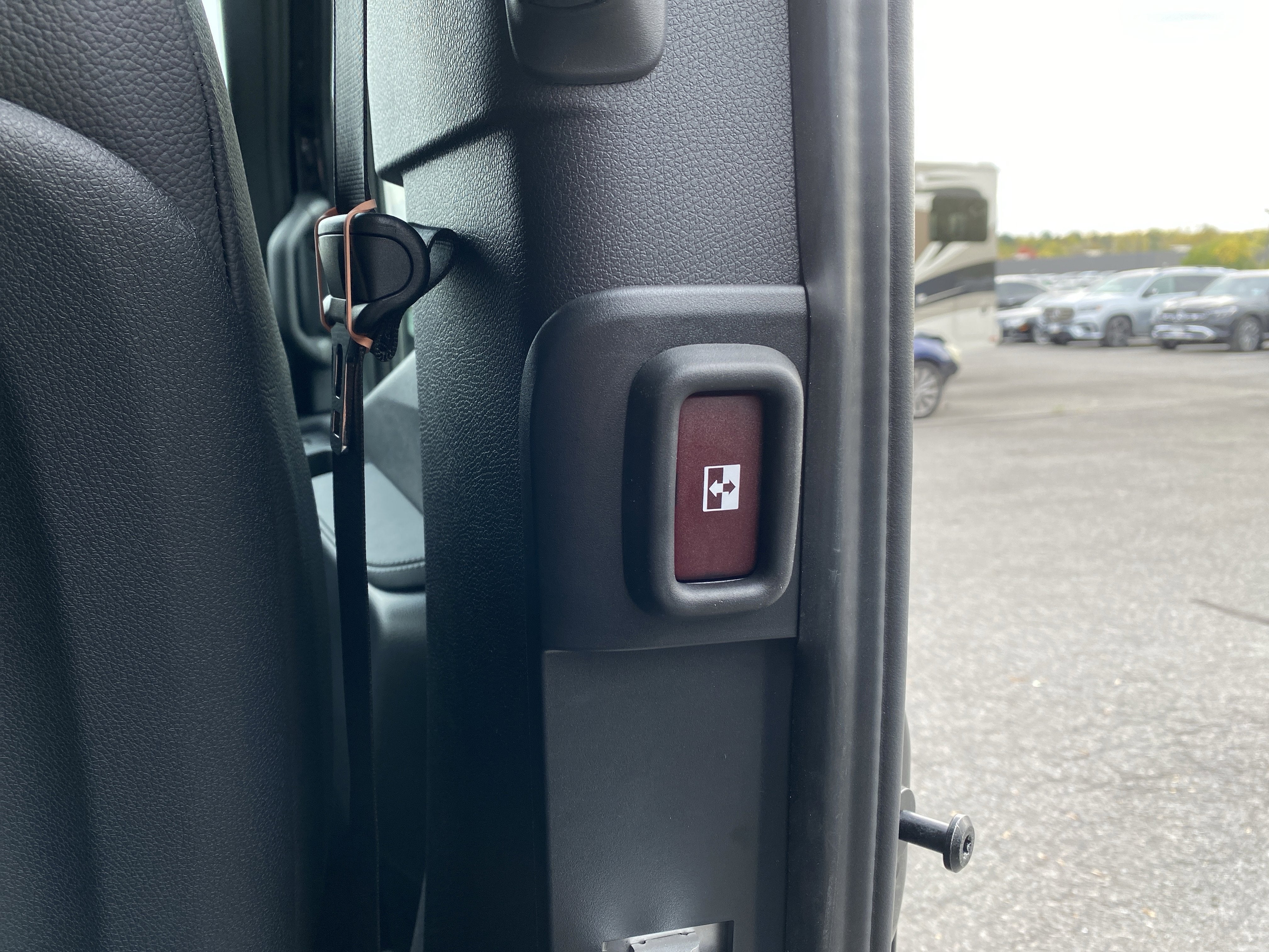 2026 Mercedes-Benz Sprinter Passenger Van 2500 High Roof I4 Diesel HO 170 RWD