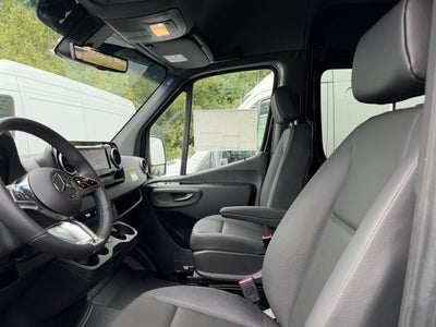 2026 Mercedes-Benz Sprinter Passenger Van 2500 High Roof I4 Diesel HO 170 RWD
