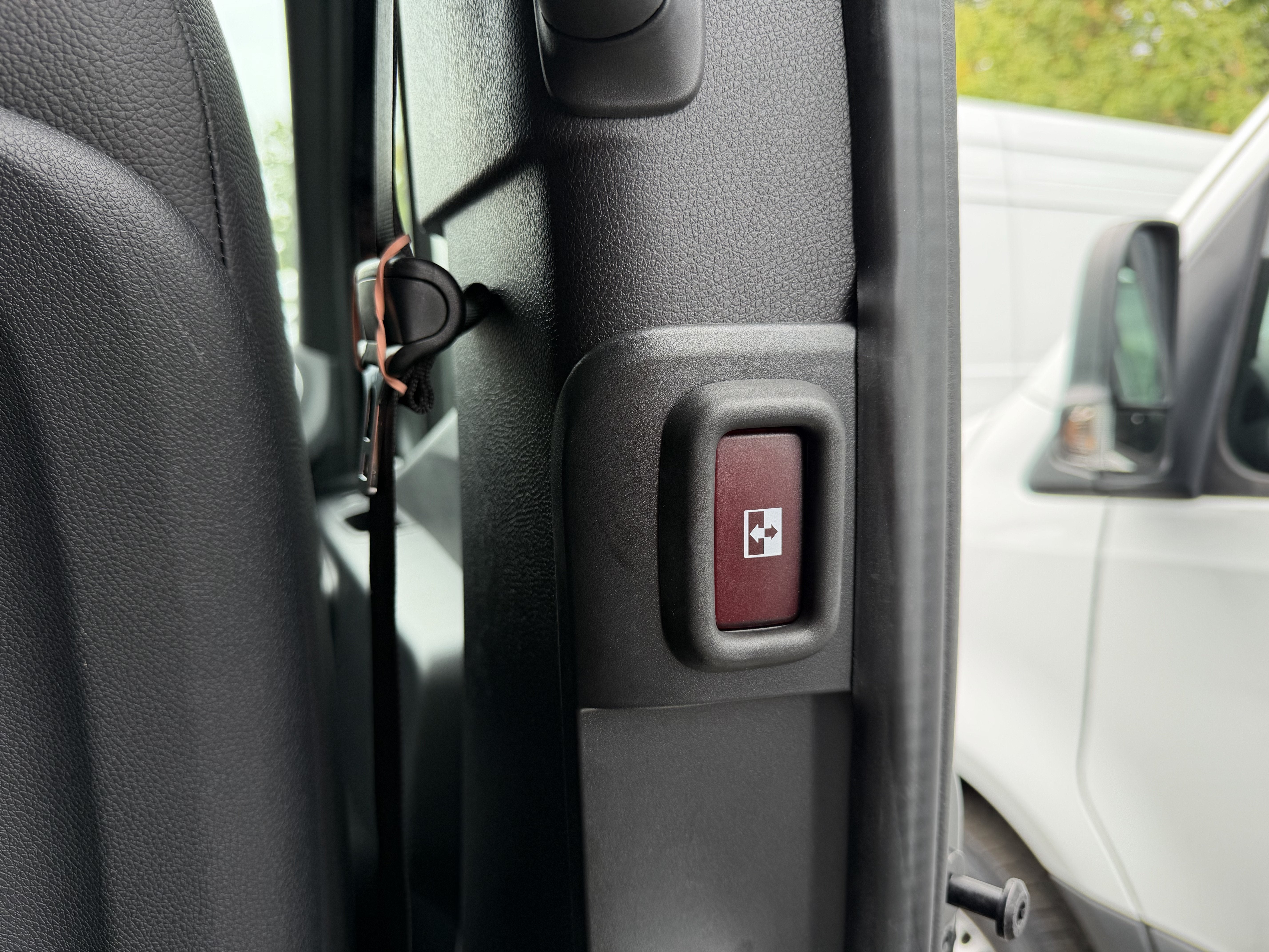 2026 Mercedes-Benz Sprinter Passenger Van 2500 High Roof I4 Diesel HO 170 RWD