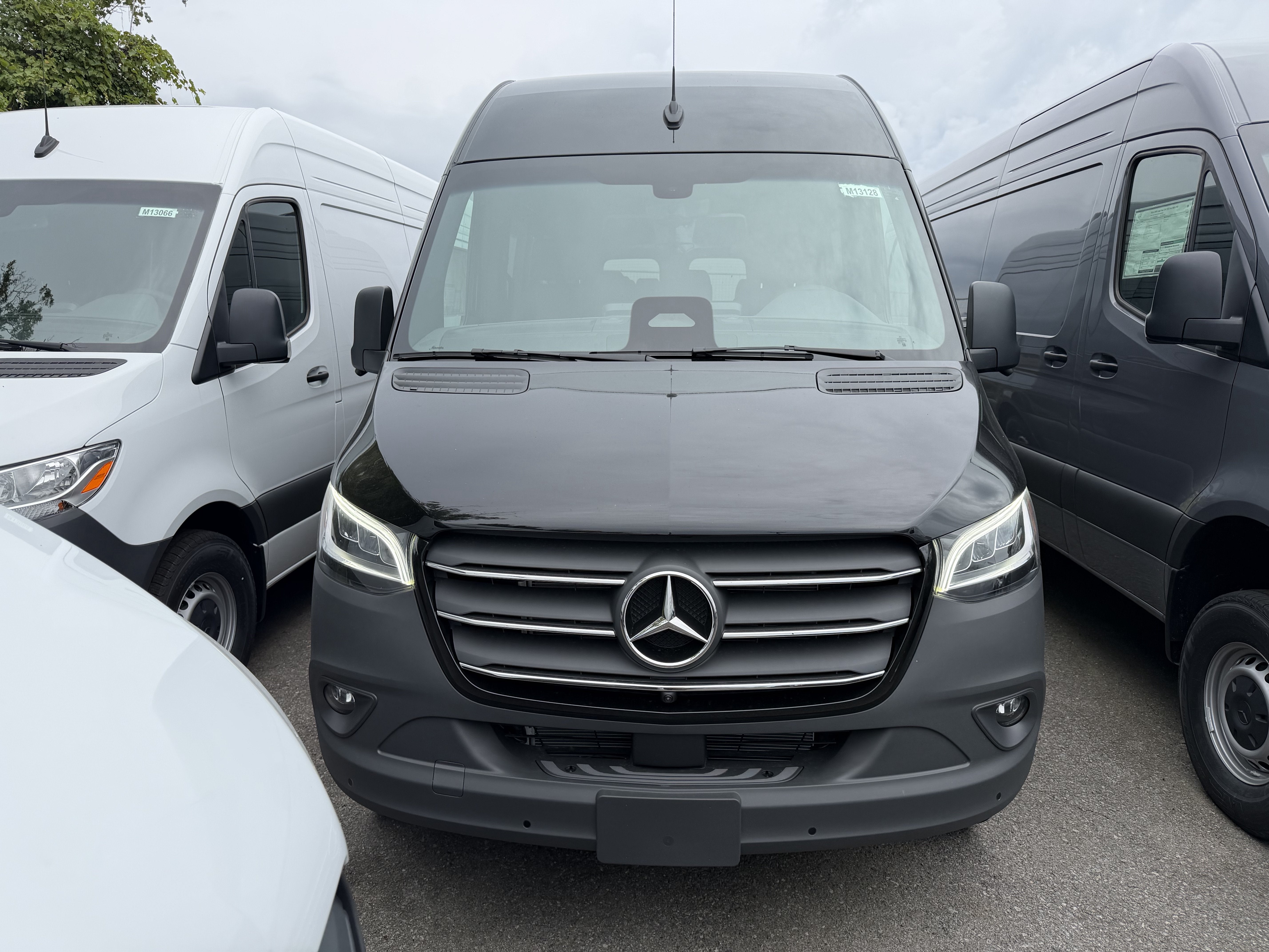 2026 Mercedes-Benz Sprinter Passenger Van 2500 High Roof I4 Diesel HO 170 RWD