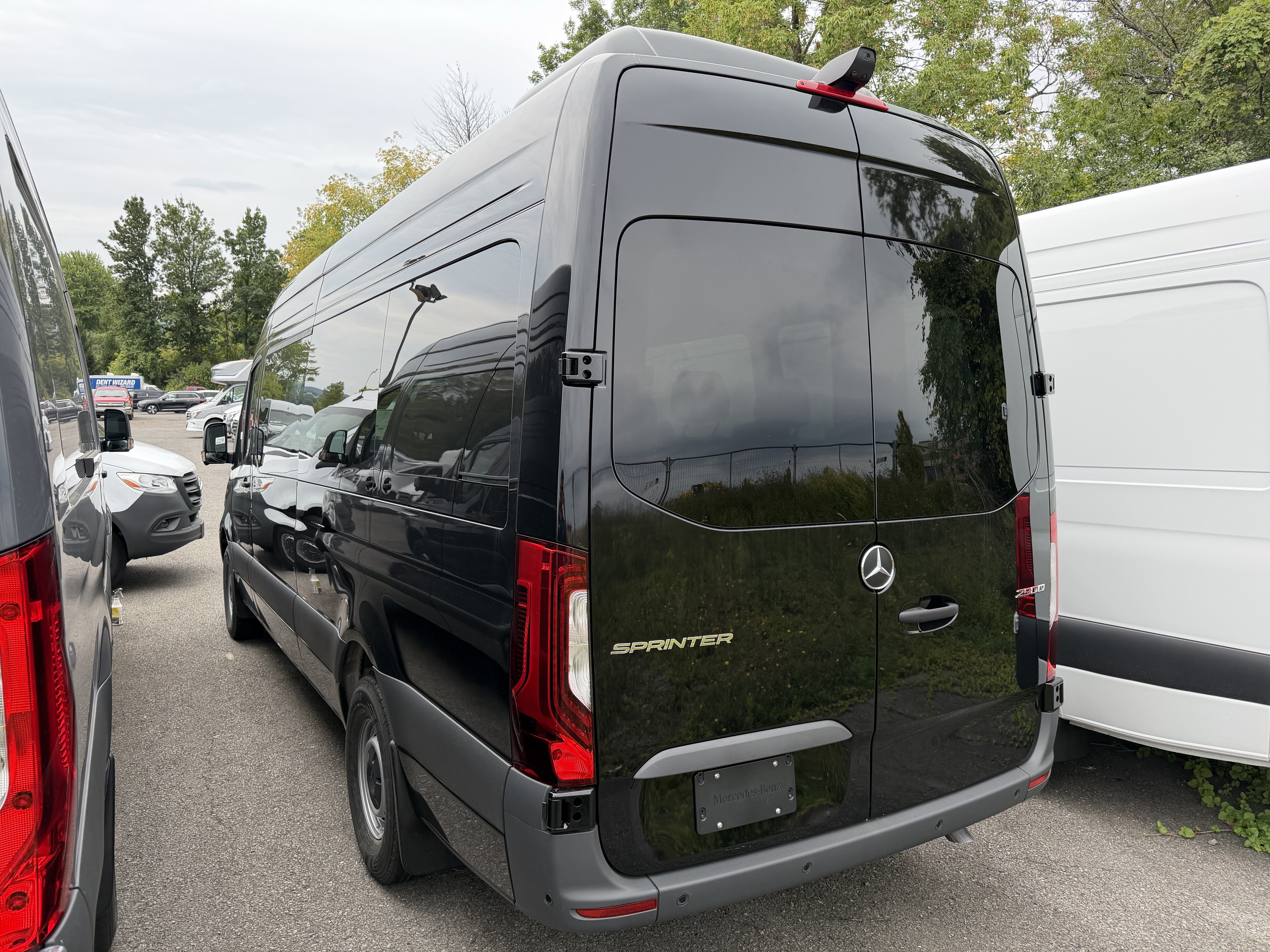 2026 Mercedes-Benz Sprinter Passenger Van 2500 High Roof I4 Diesel HO 170 RWD