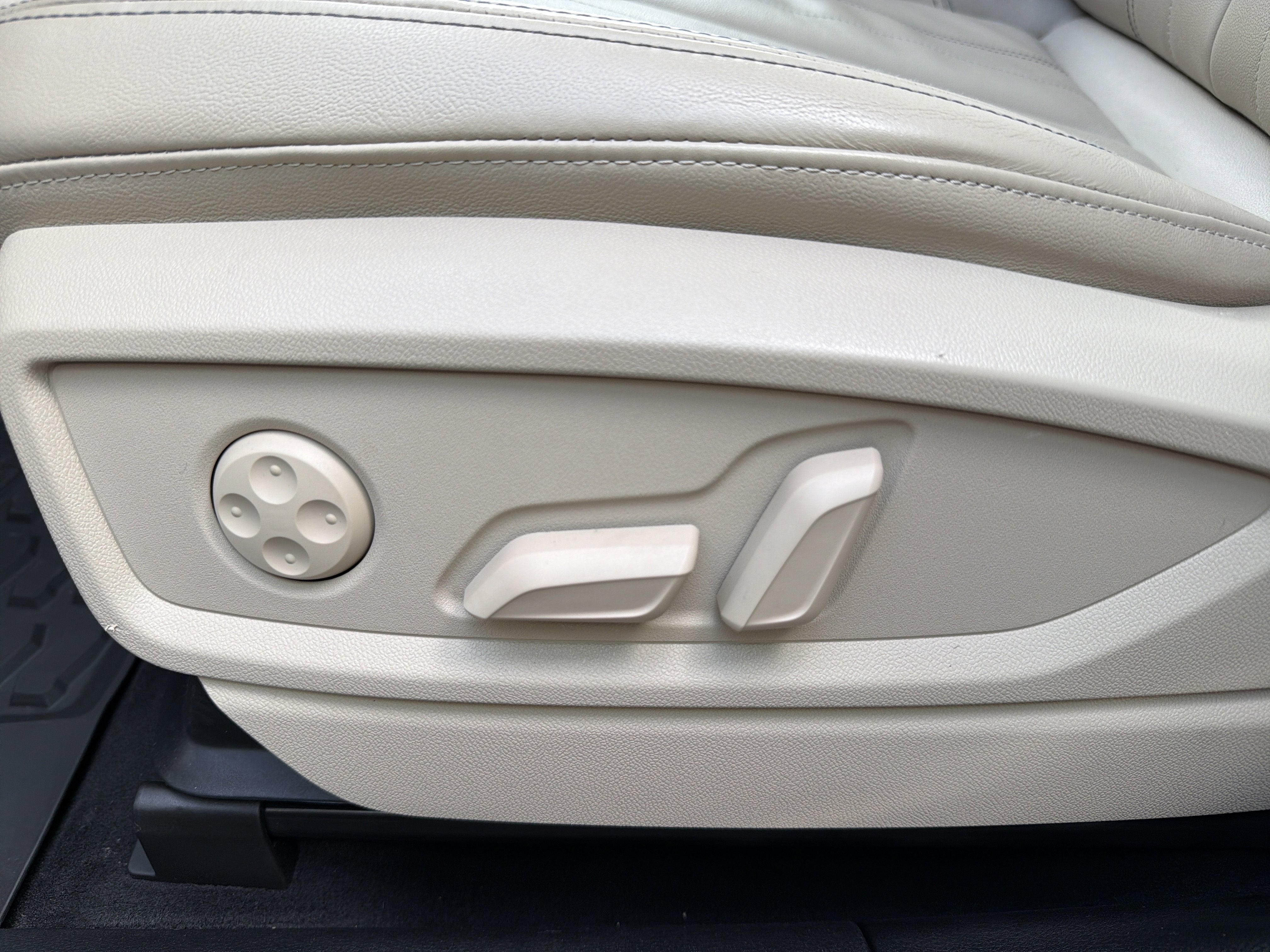 2022 Audi Q5 S line Premium 45 TFSI quattro