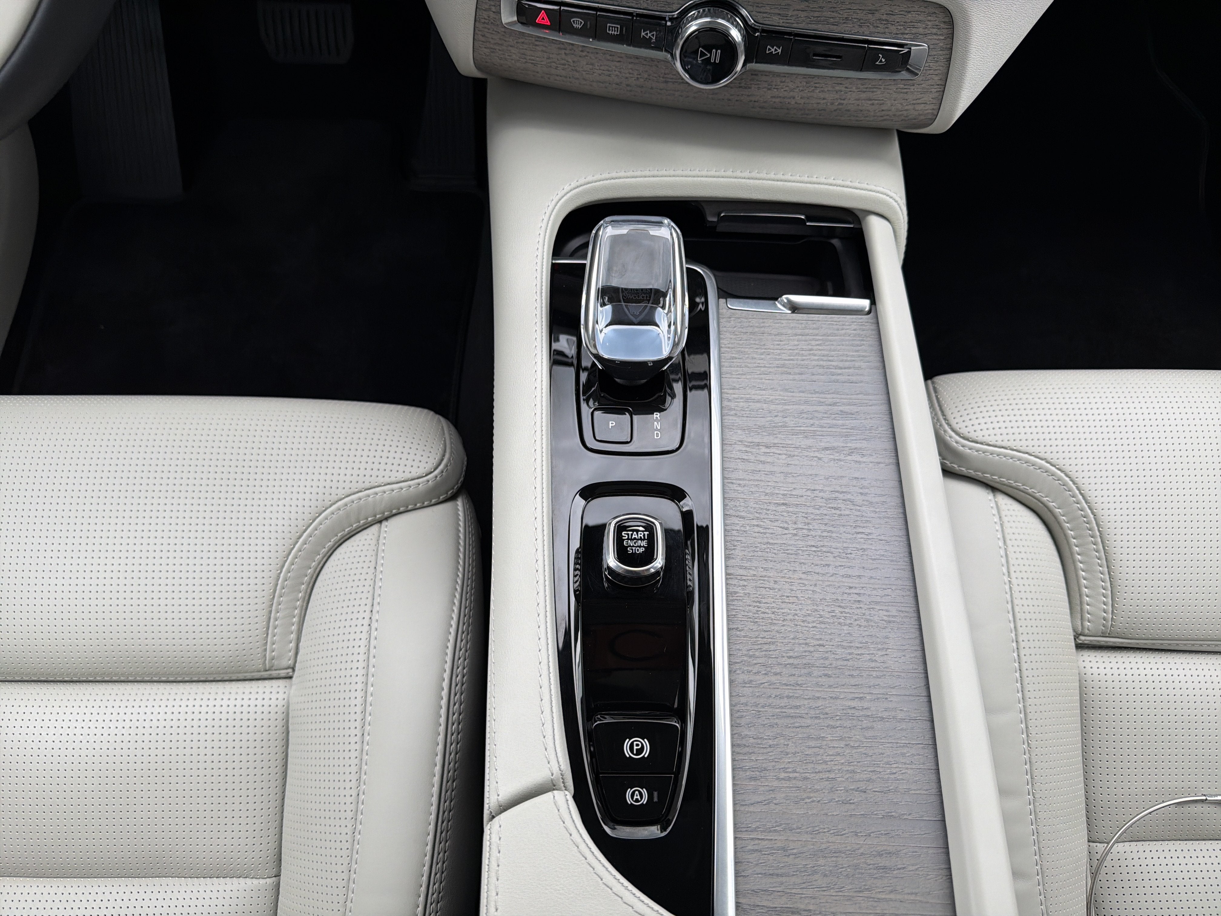 2025 Volvo XC90 B6 AWD Ultra 7-Seater