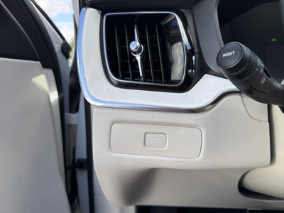 2026 Volvo XC60 B5 AWD Ultra