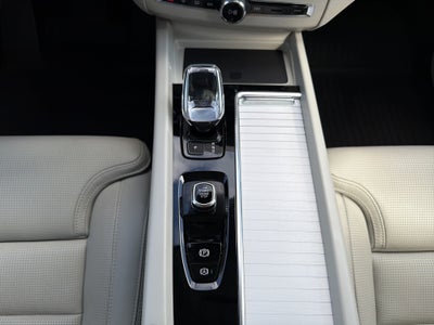 2026 Volvo XC60 B5 AWD Ultra