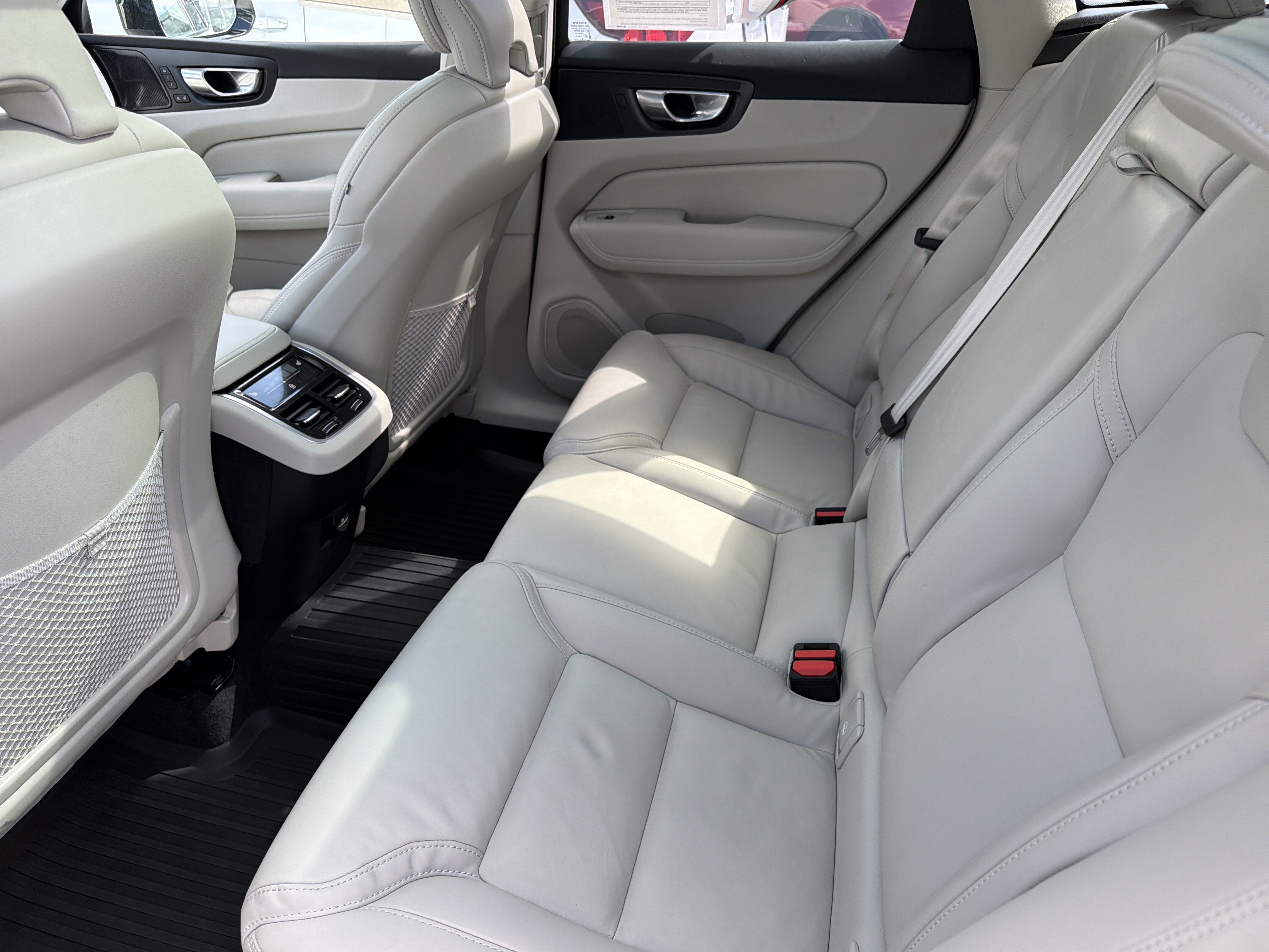 2026 Volvo XC60 B5 AWD Ultra