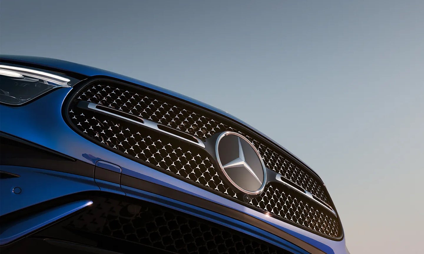 Mercedes-Benz SUV lifestyle scene